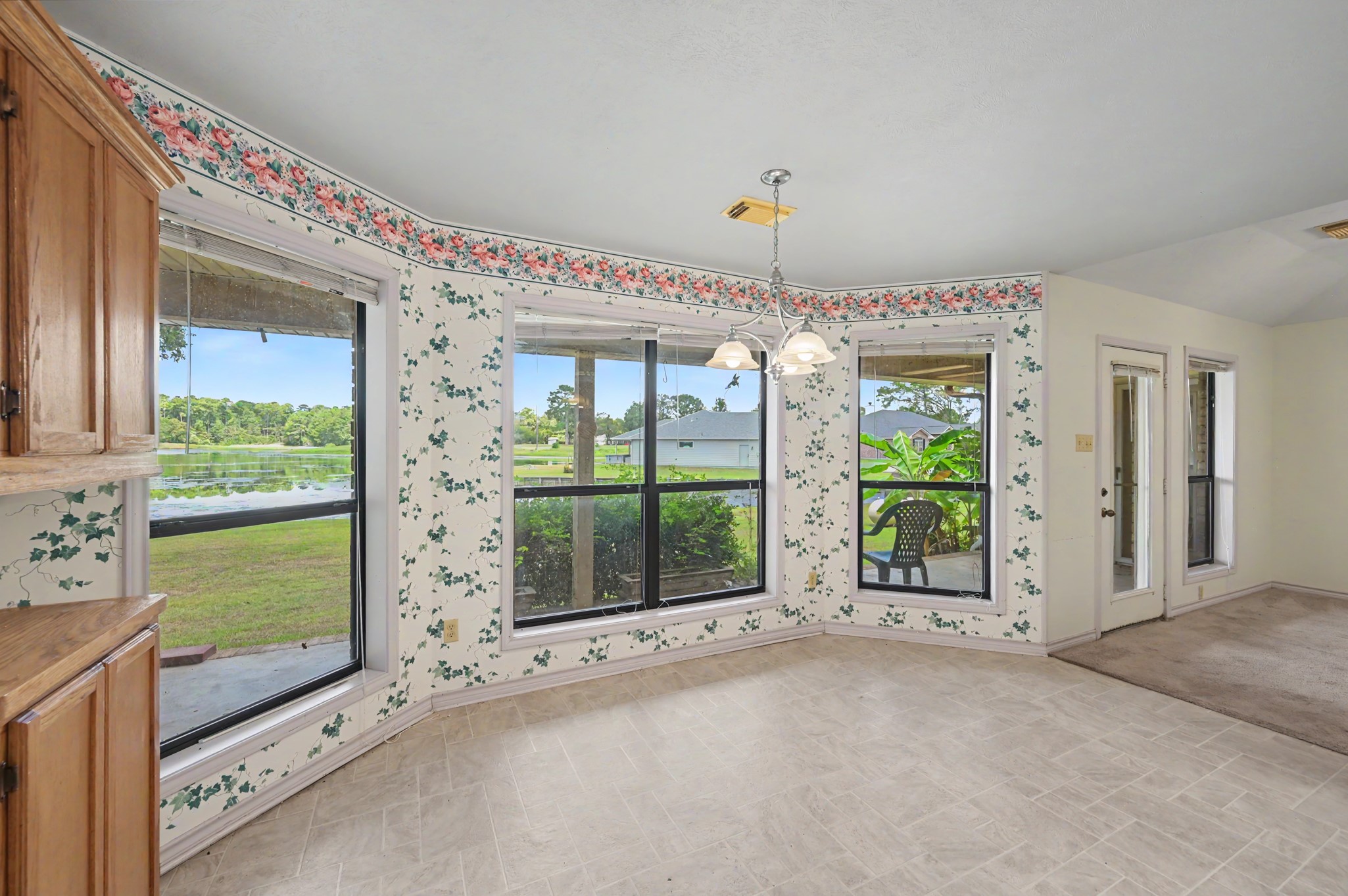 98 Glenheath Property Photo 13