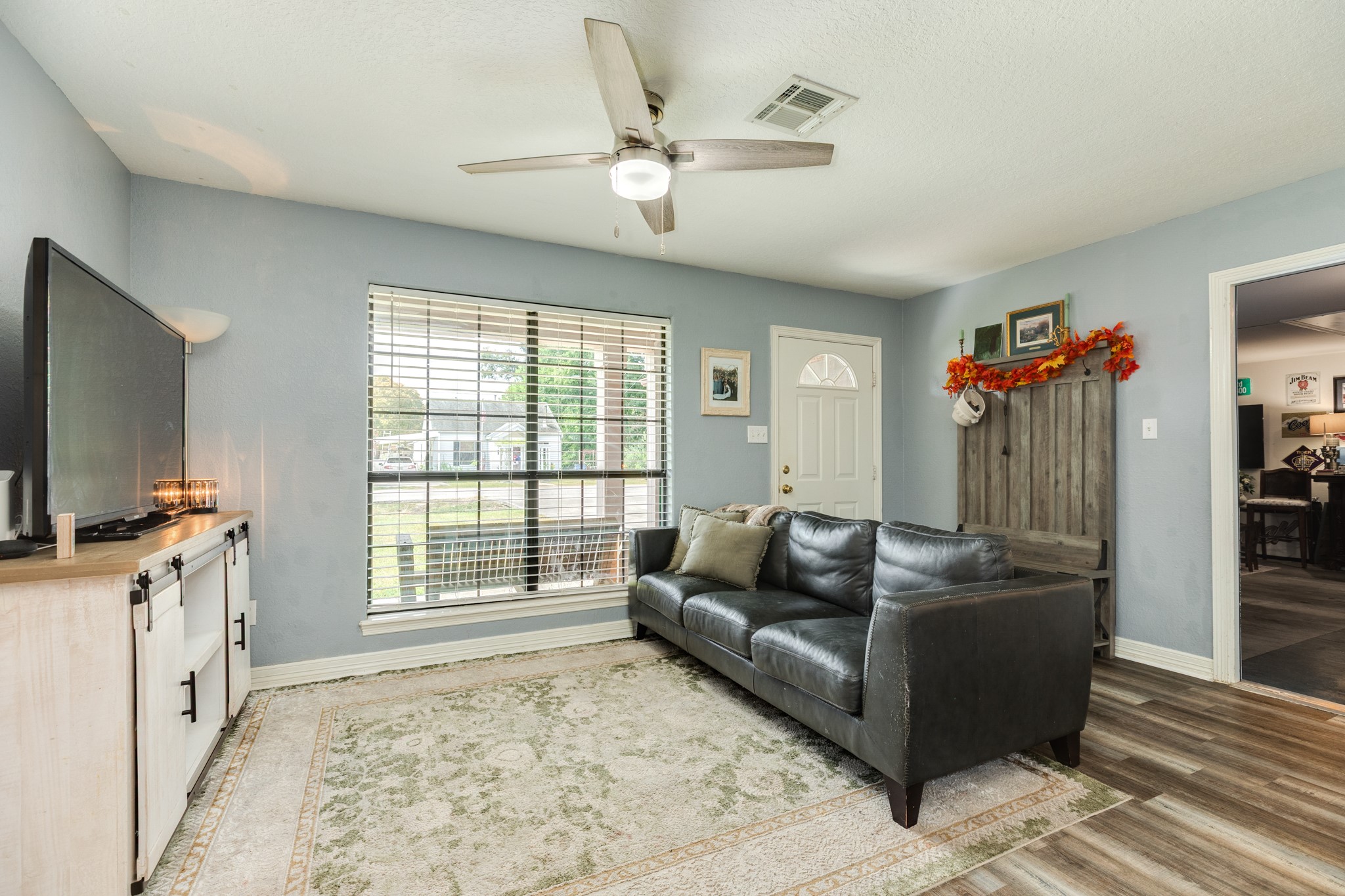 617 E Myrtle Street Property Photo 5