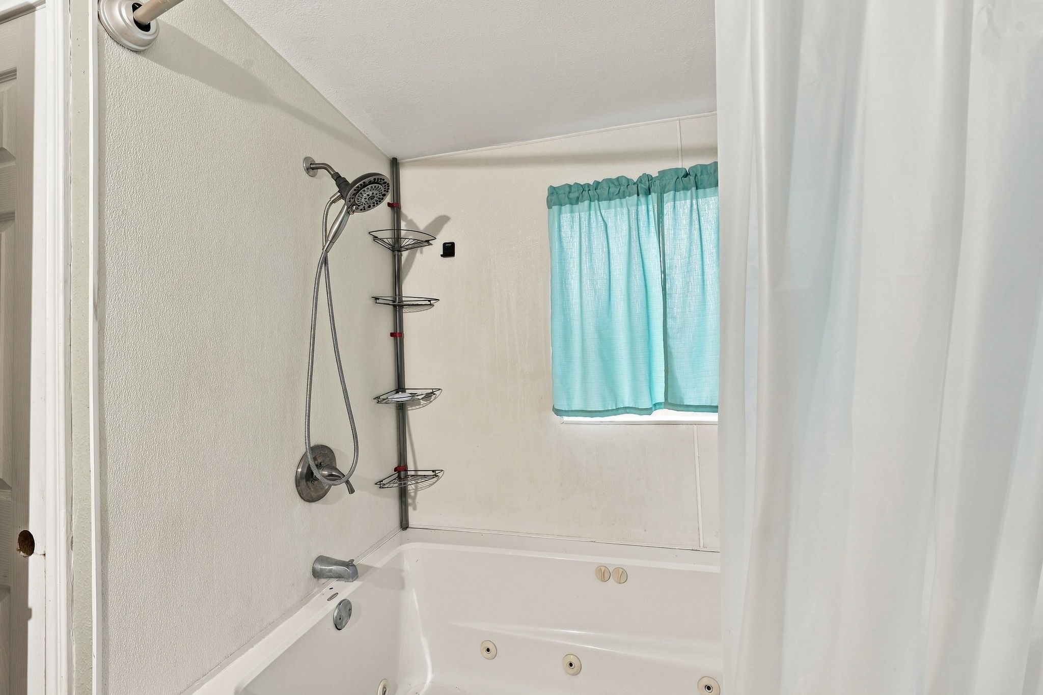 11625 Hardwood Court Property Photo 4