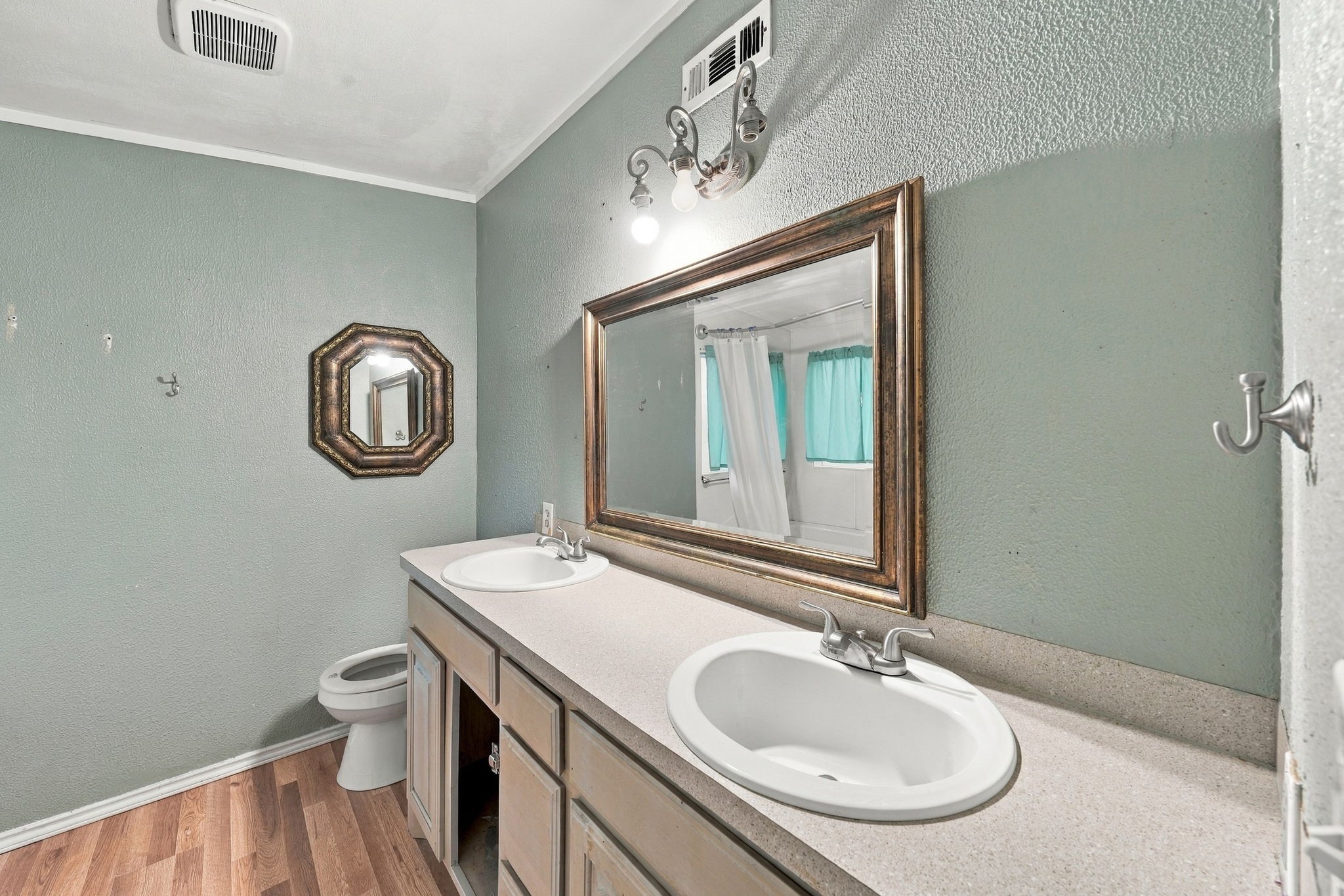 11625 Hardwood Court Property Photo 5