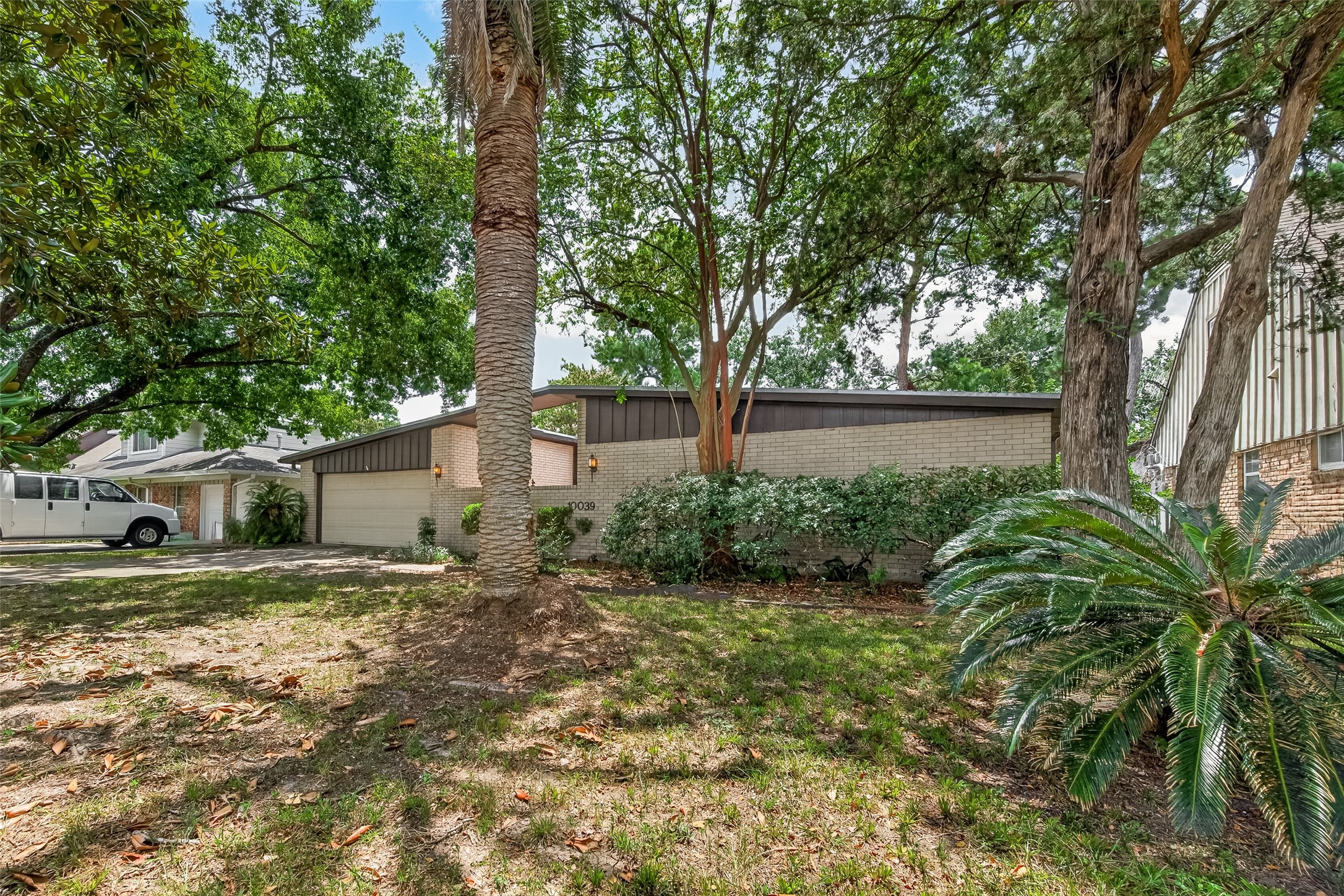 10039 Warwana Property Photo 4