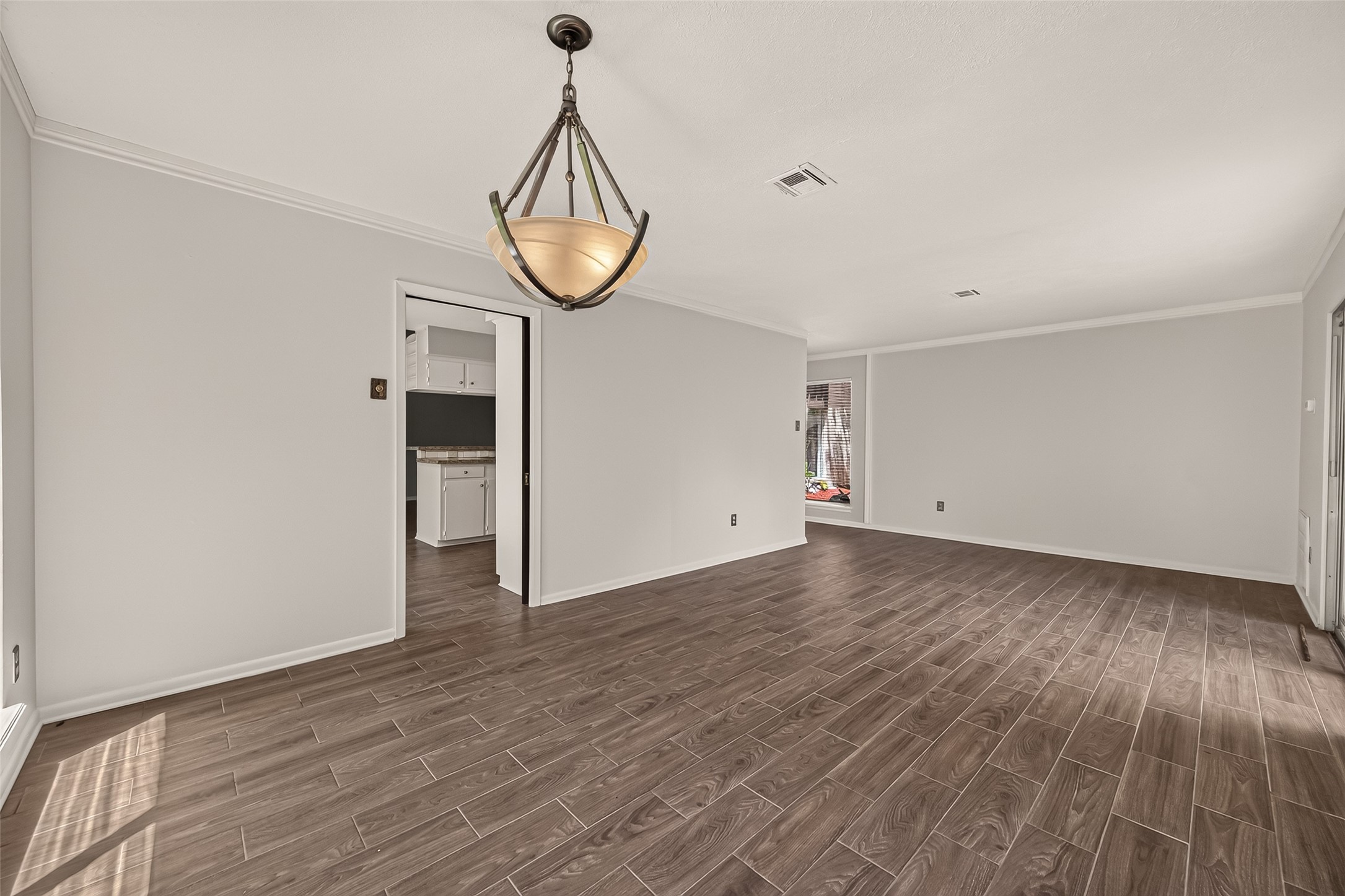 10039 Warwana Property Photo 8