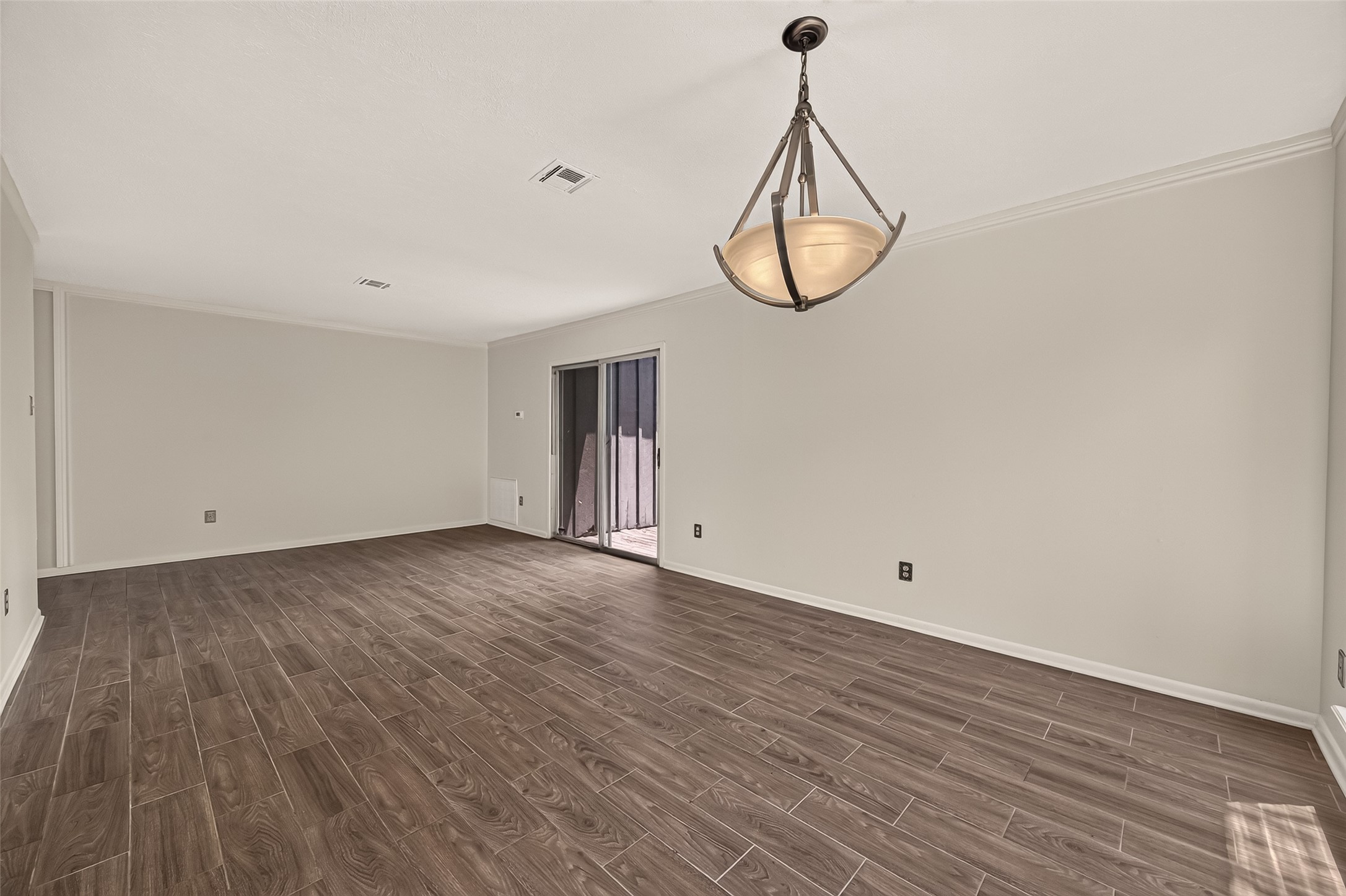 10039 Warwana Property Photo 9