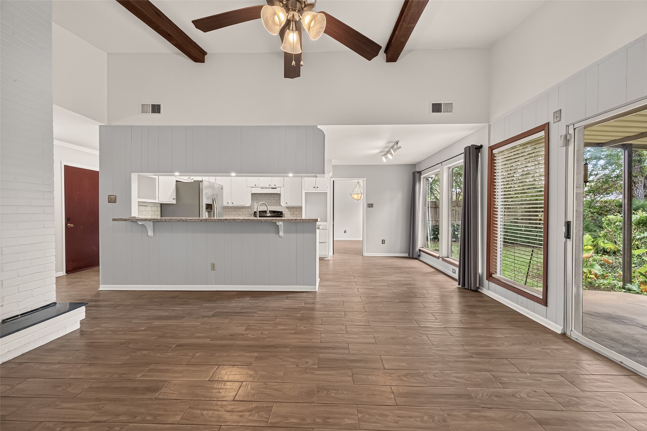 10039 Warwana Property Photo 12