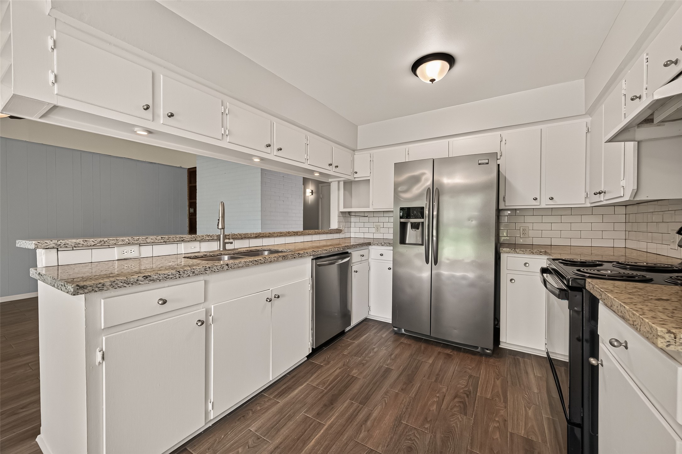 10039 Warwana Property Photo 17