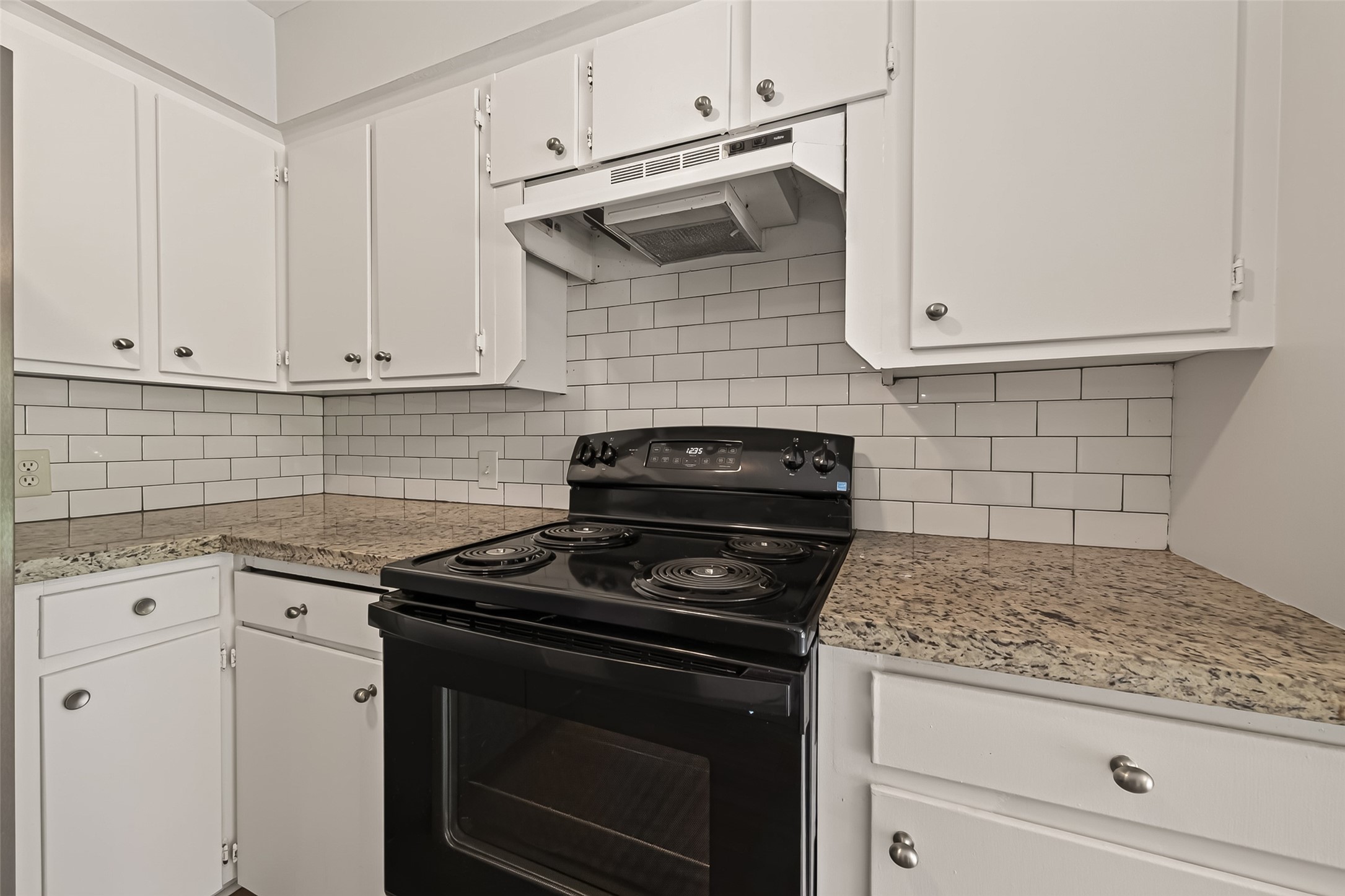 10039 Warwana Property Photo 18