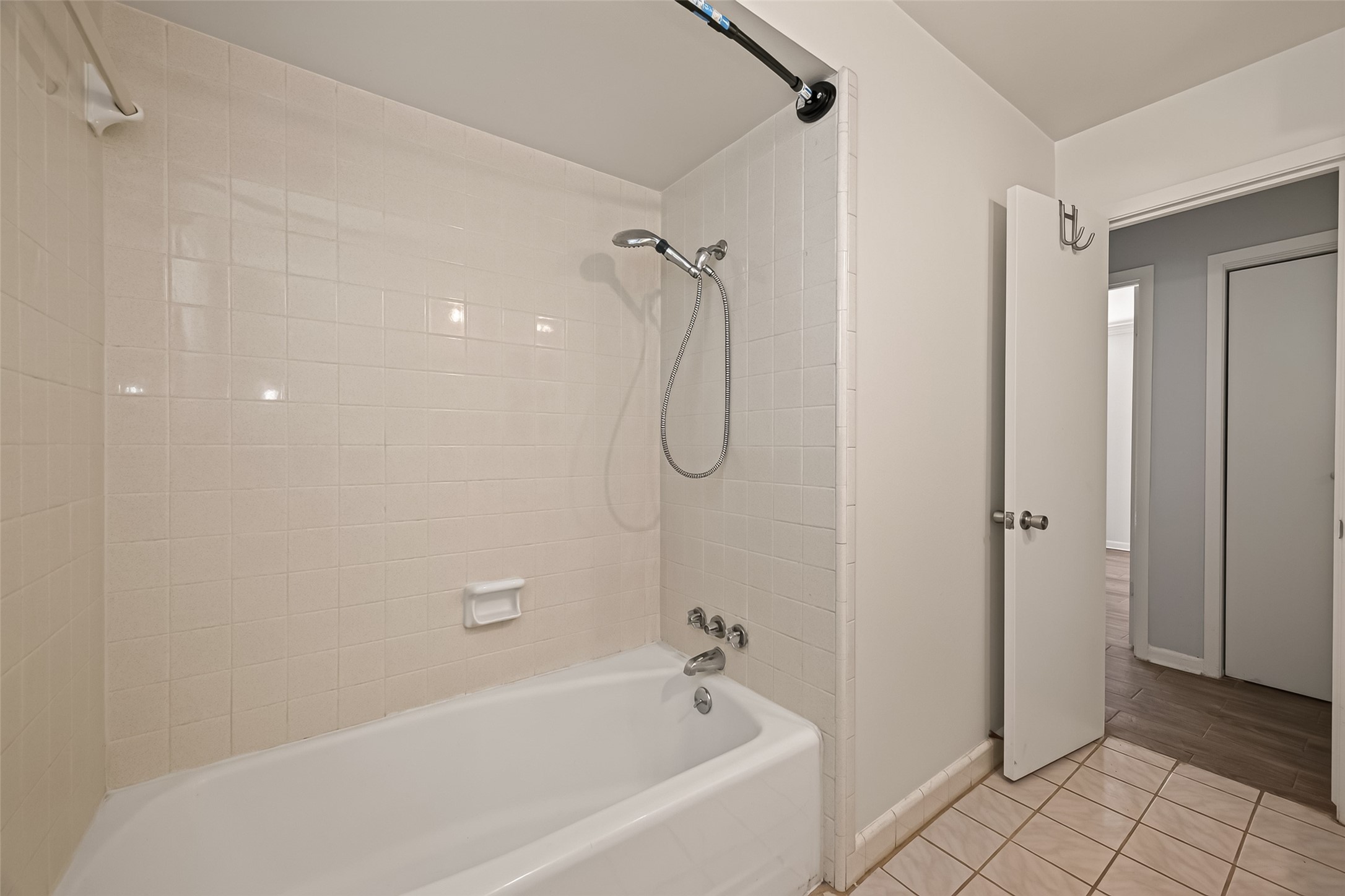 10039 Warwana Property Photo 21