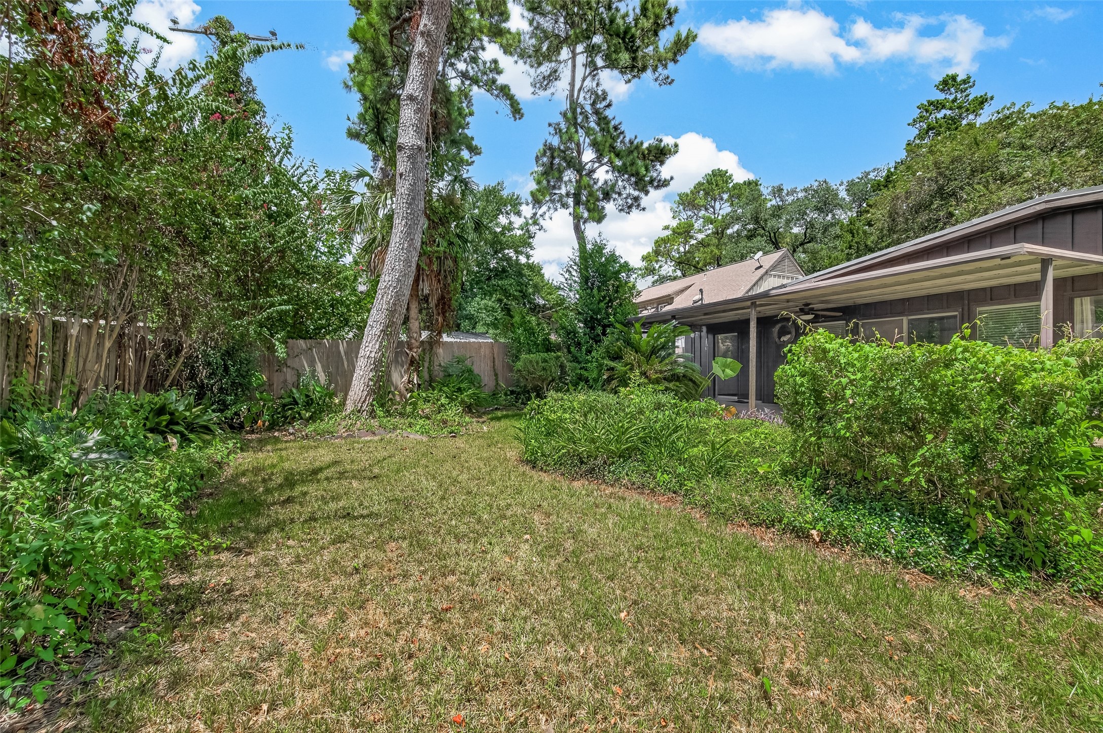 10039 Warwana Property Photo 34