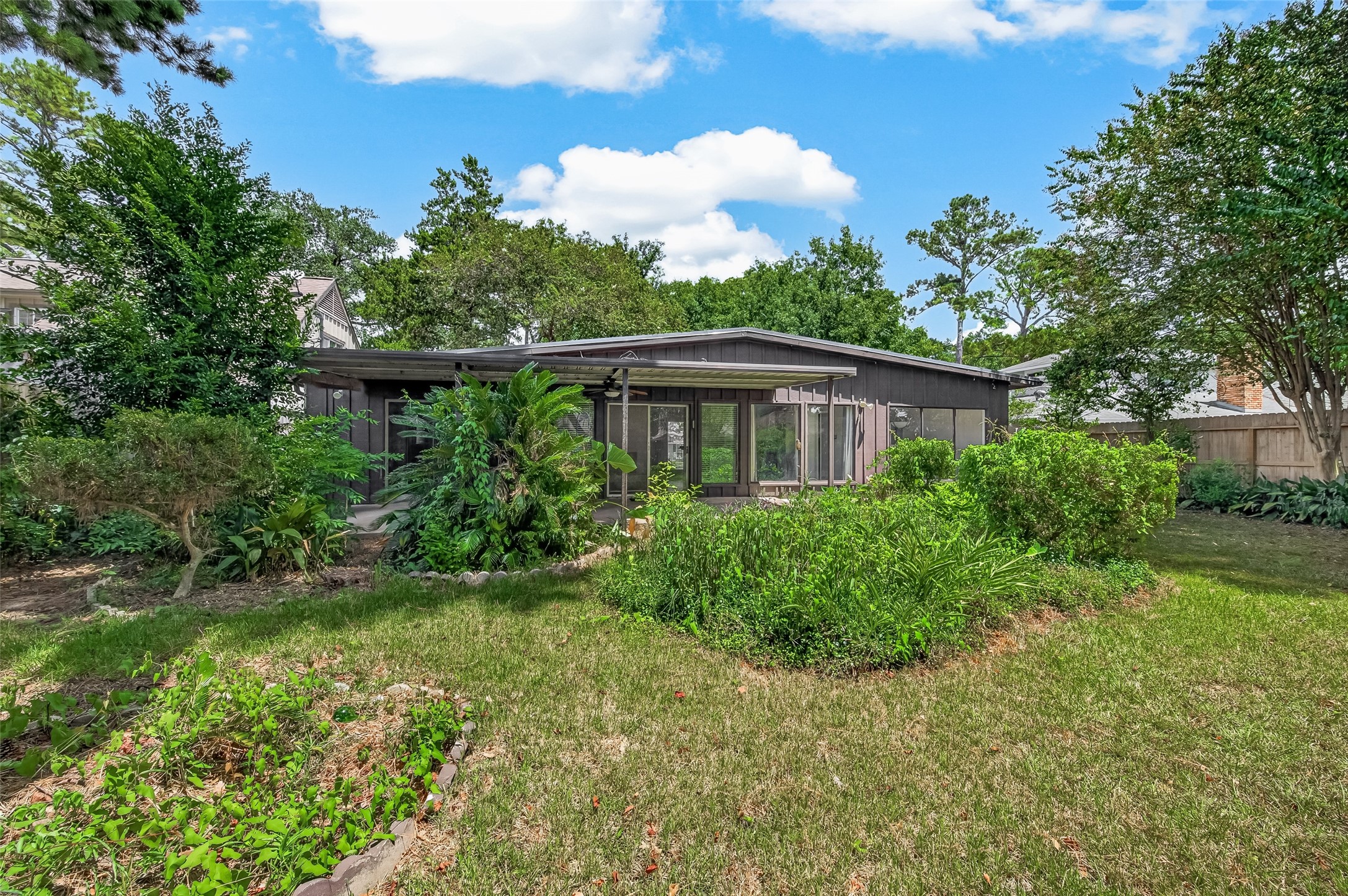 10039 Warwana Property Photo 36