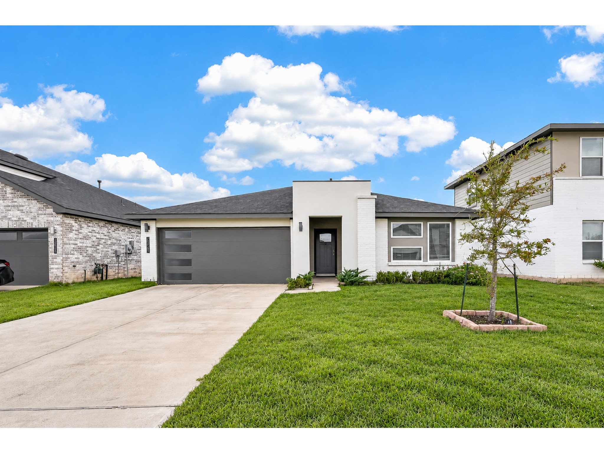 28943 Yachting Point Lane Property Photo 1