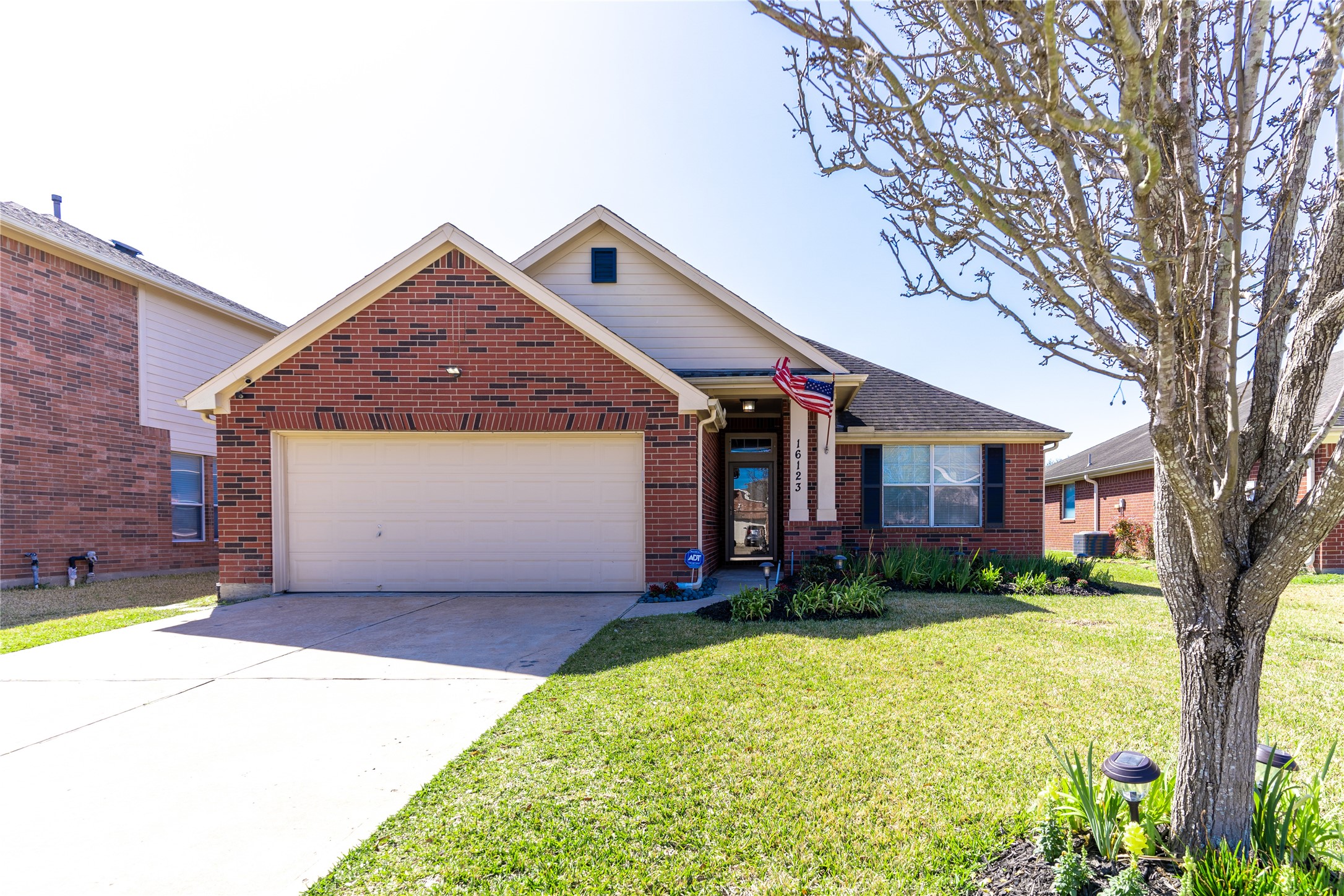 16123 Hitching Post Court Property Photo 2