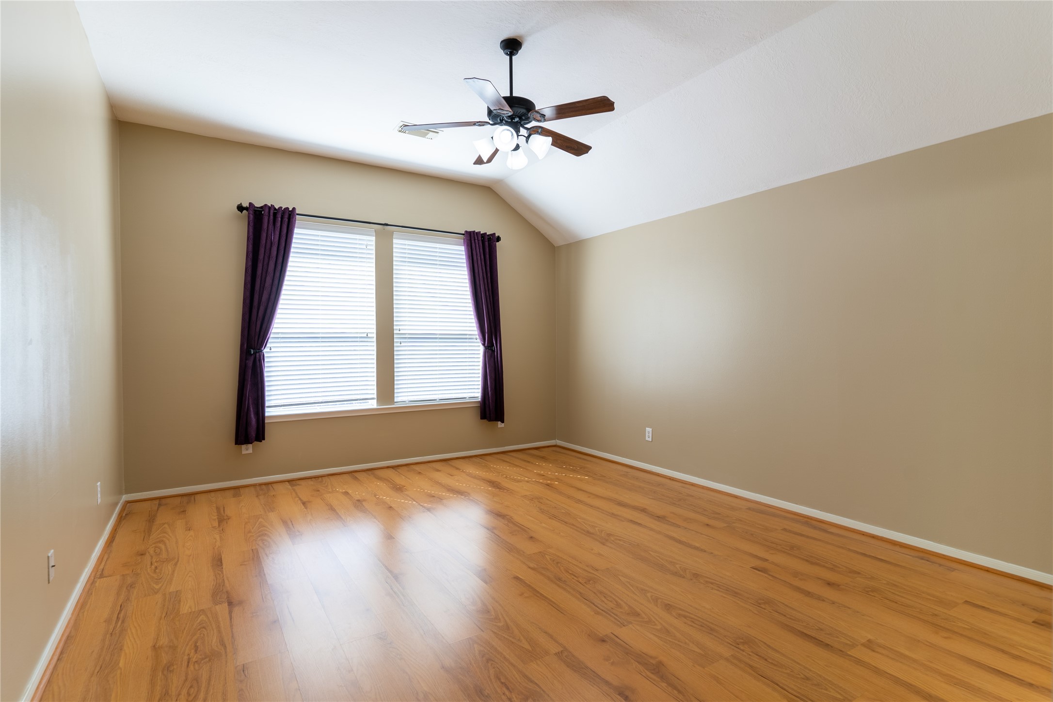 16123 Hitching Post Court Property Photo 13