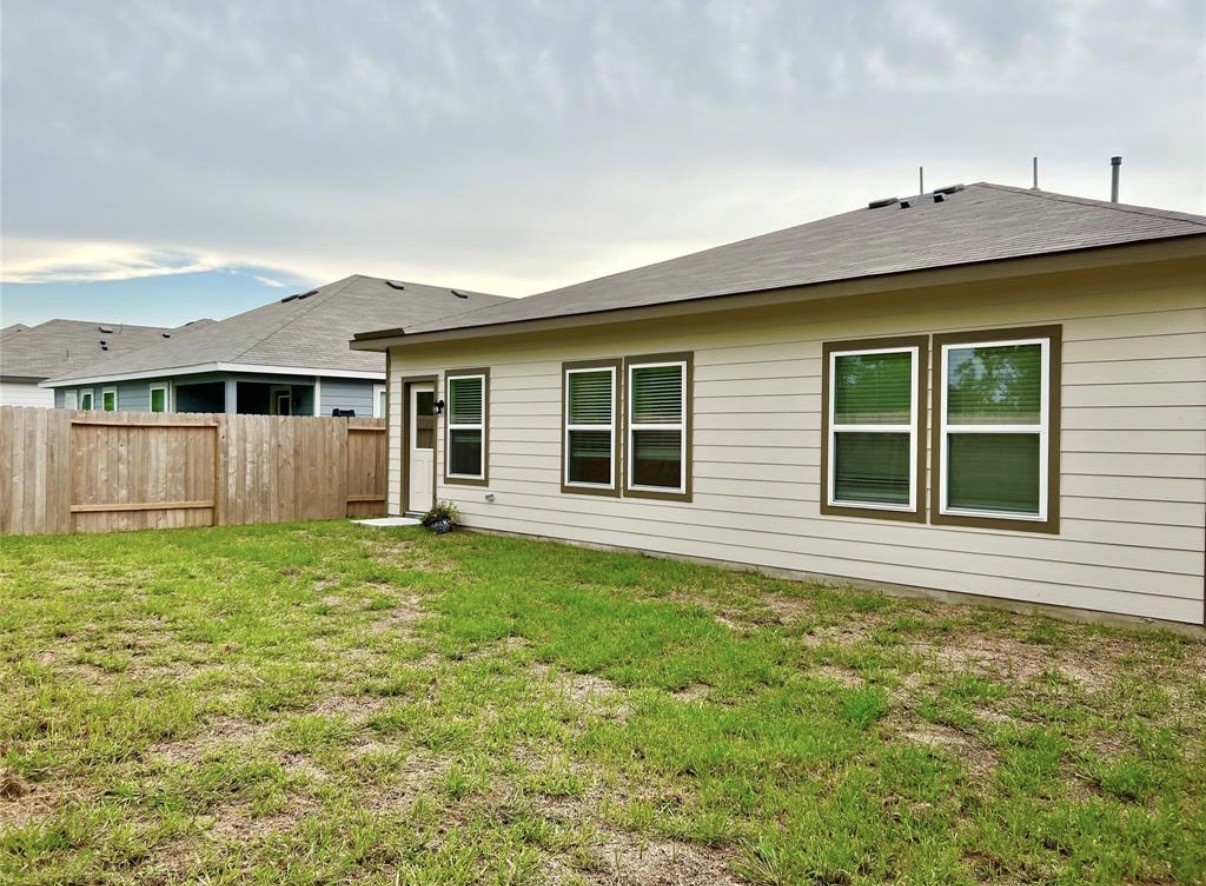 812 Westpointe Drive Property Photo 1
