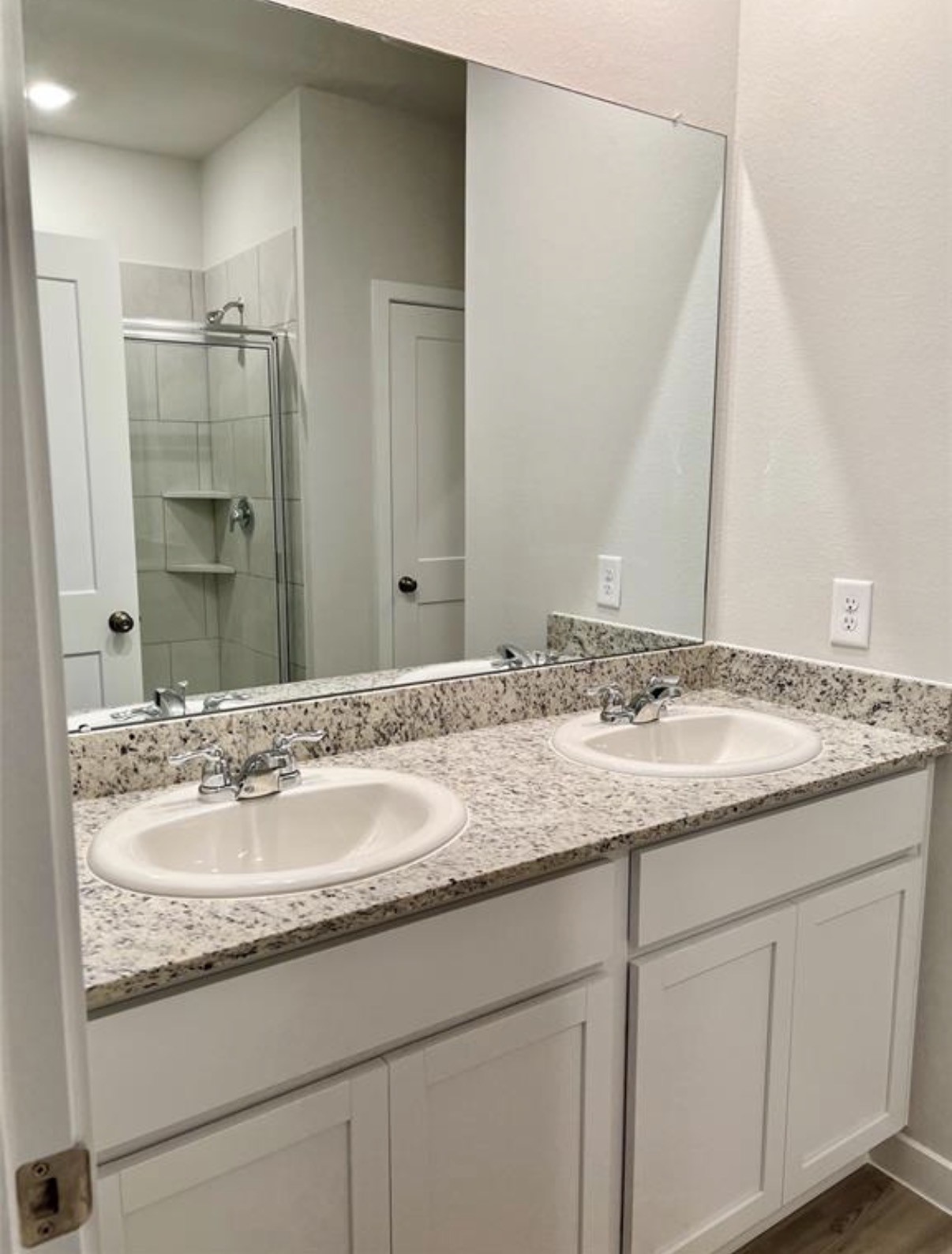 812 Westpointe Drive Property Photo 9