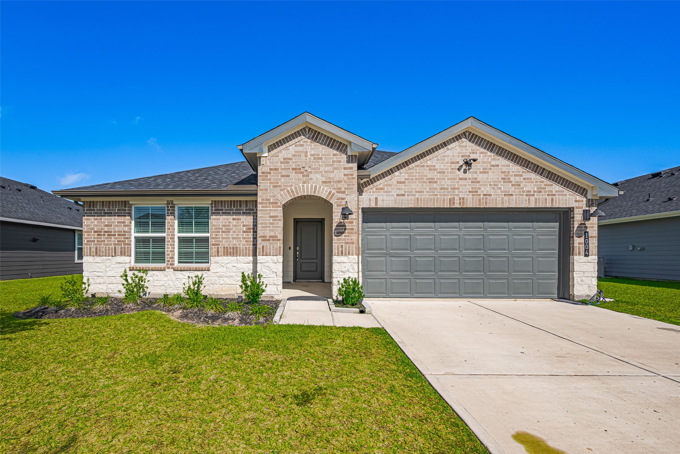 1004 Great Barracuda Lane Property Photo 1