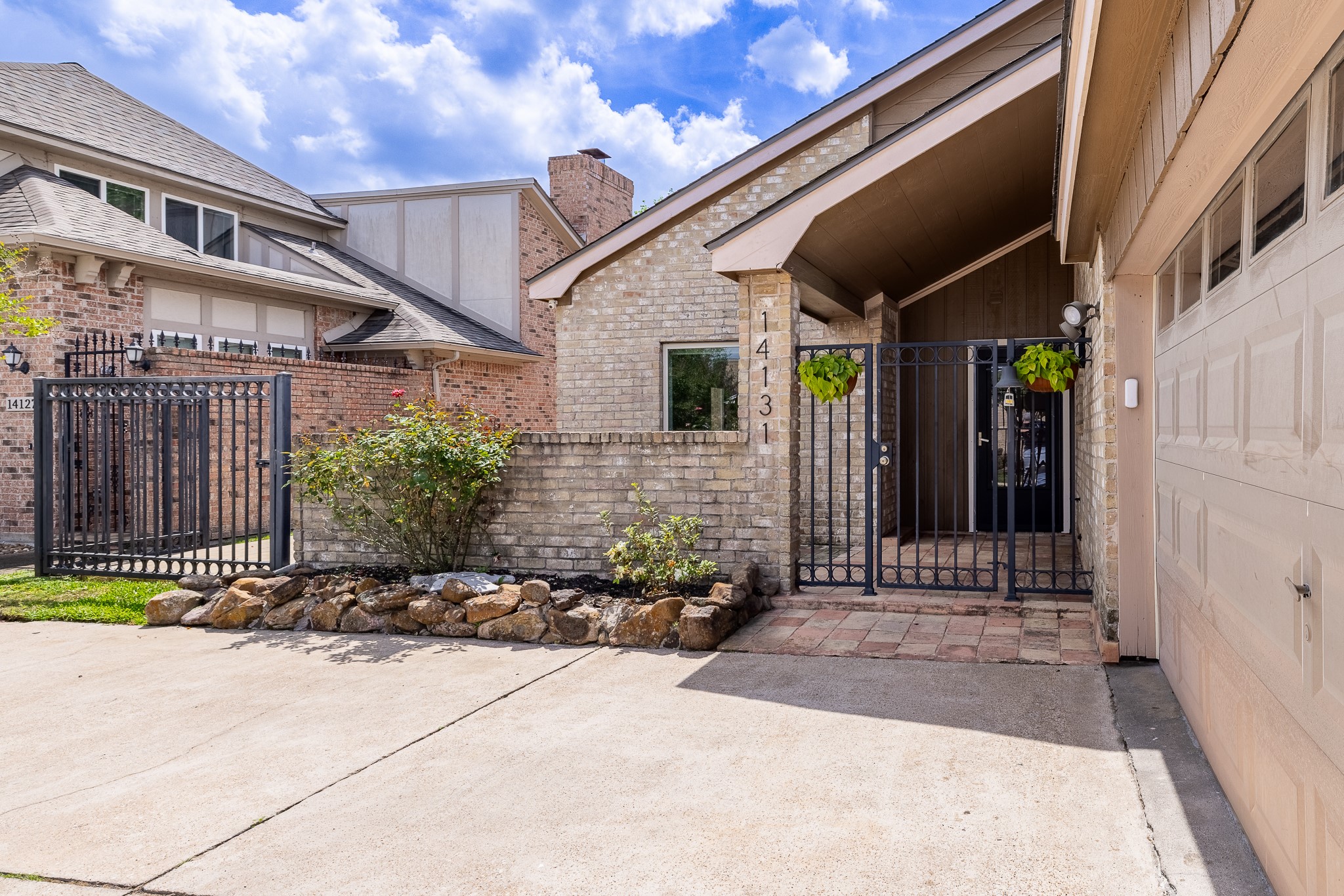 14131 Hillvale Drive Property Photo 9