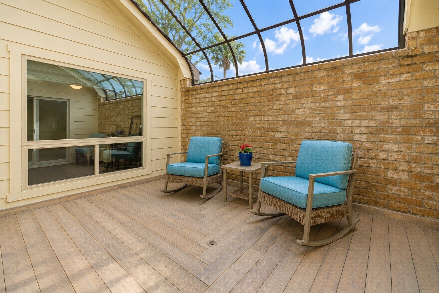 14131 Hillvale Drive Property Photo 10
