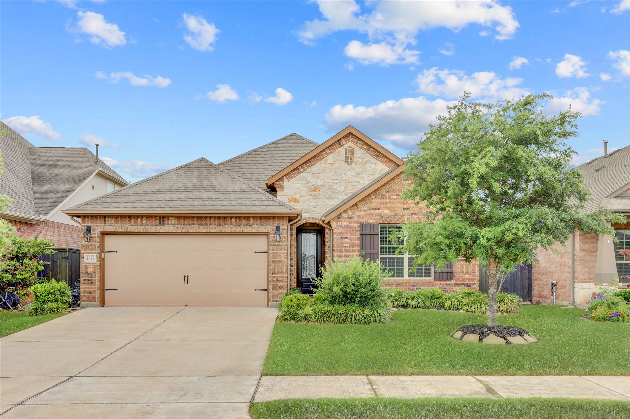 2827 Brisk Autumn Drive Property Photo 1