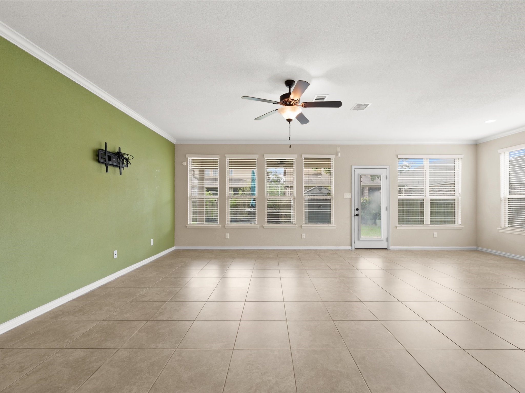 23468 Aiken Woods Drive Property Photo 5