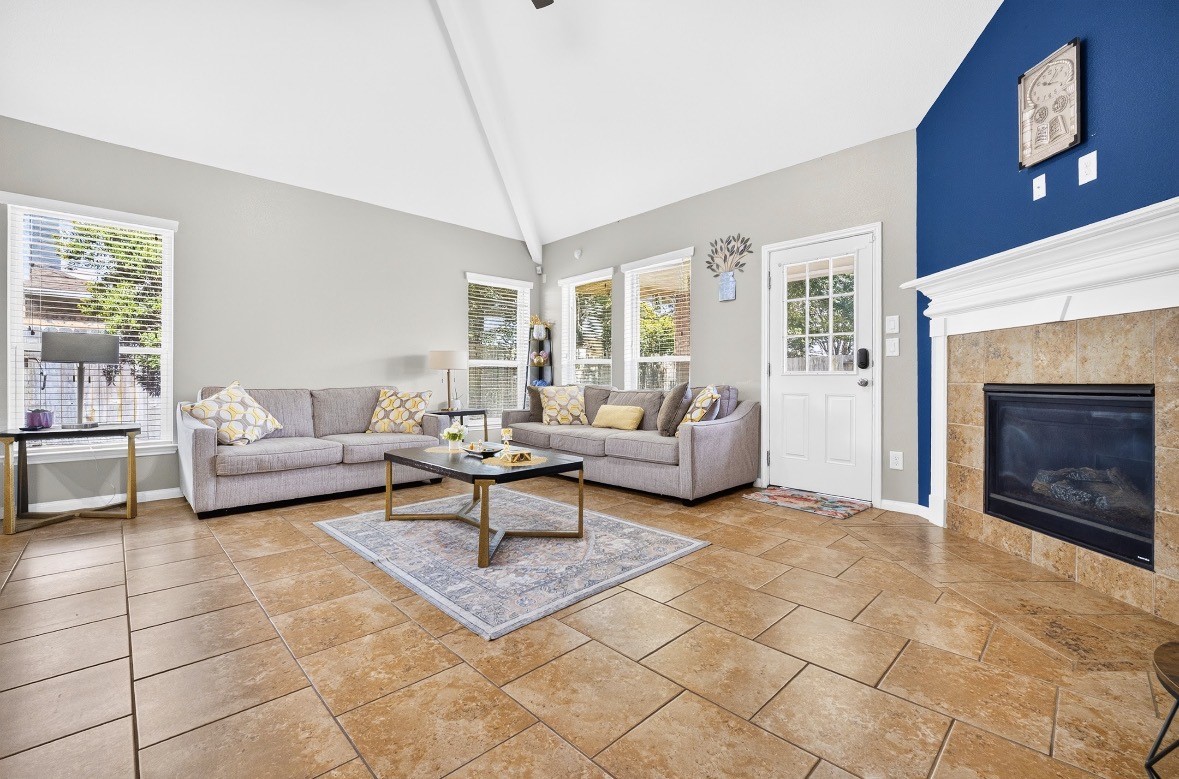 16026 Rustlers Trail Lane Property Photo 6