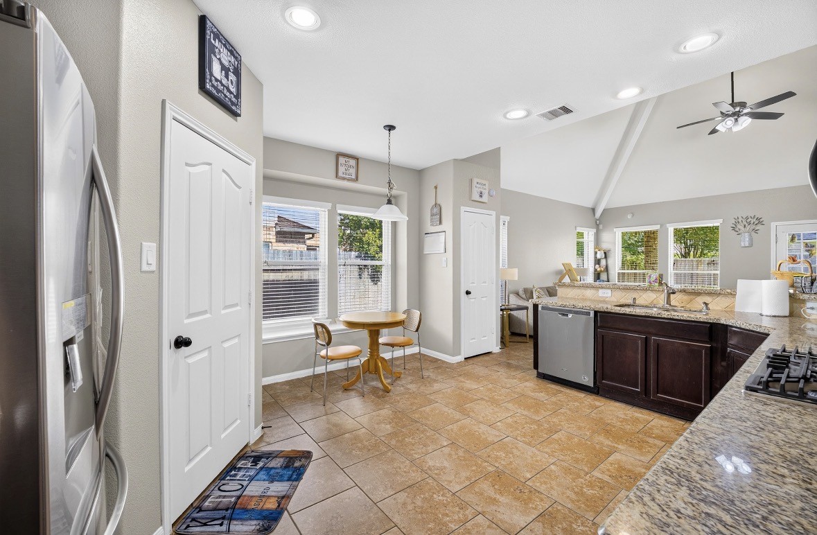 16026 Rustlers Trail Lane Property Photo 7