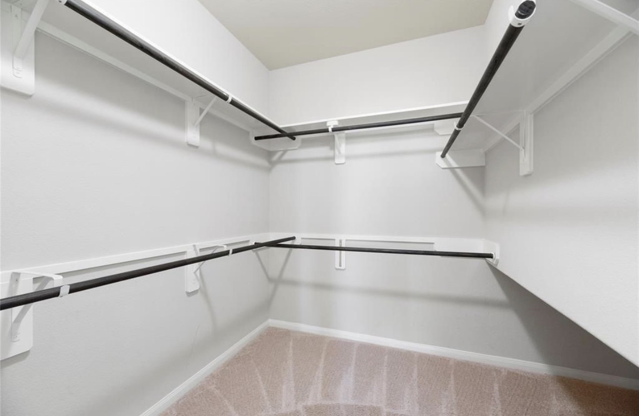 16026 Rustlers Trail Lane Property Photo 13