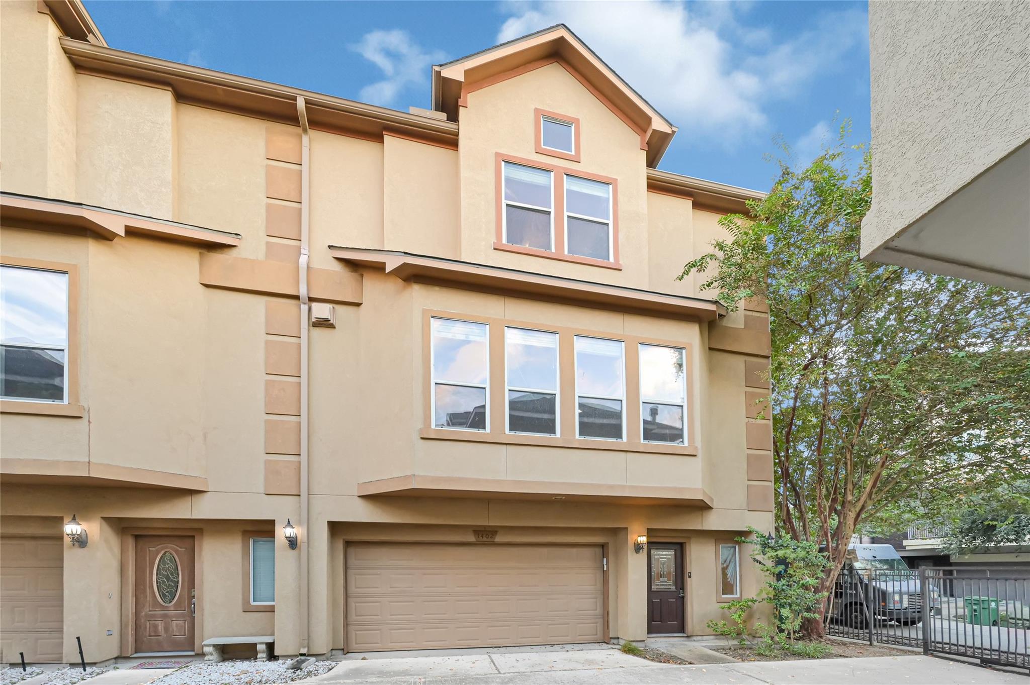 1402 Thompson Street, Houston TX 77007 Property Photo 1