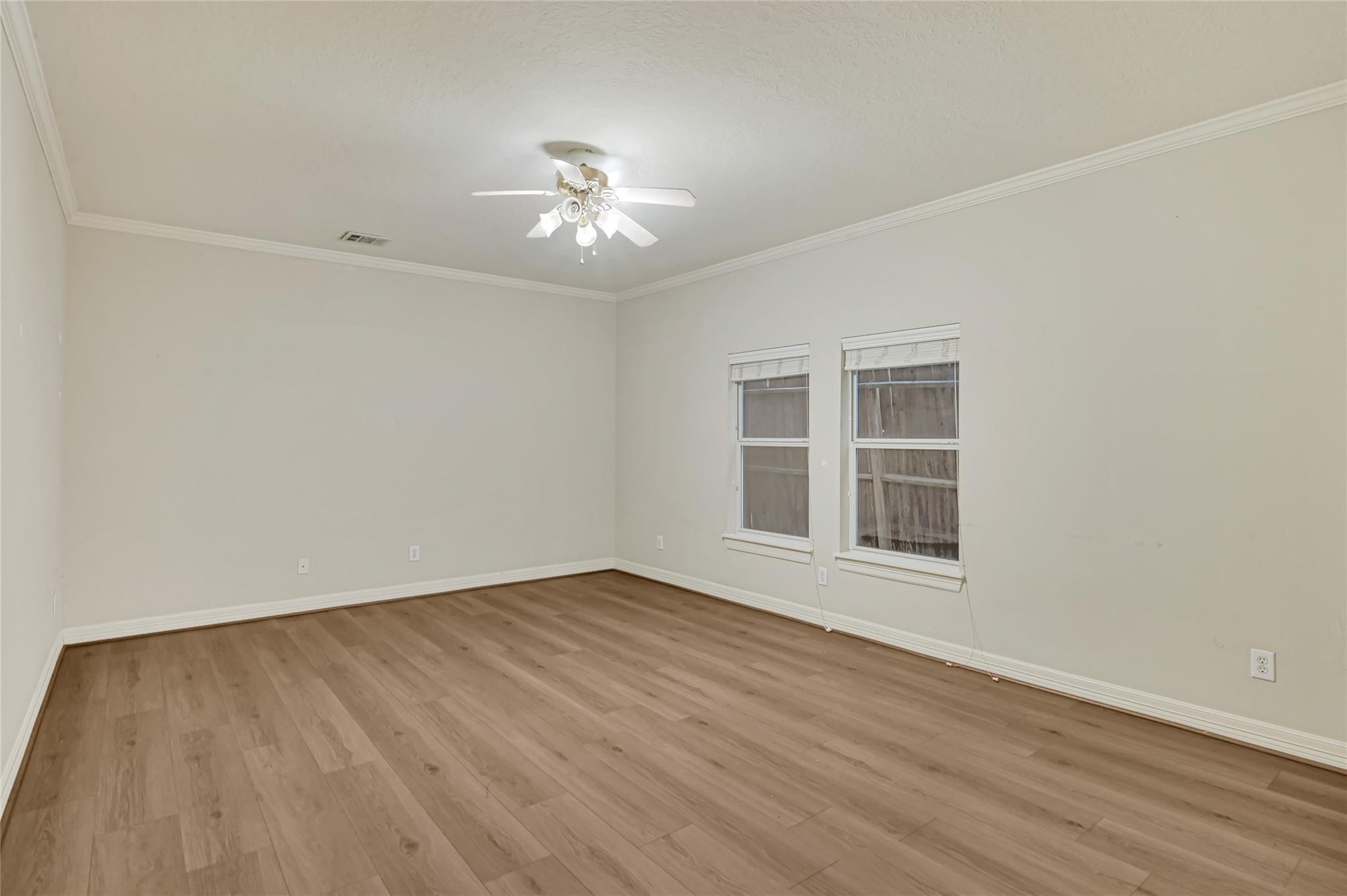 1402 Thompson Street Property Photo 5