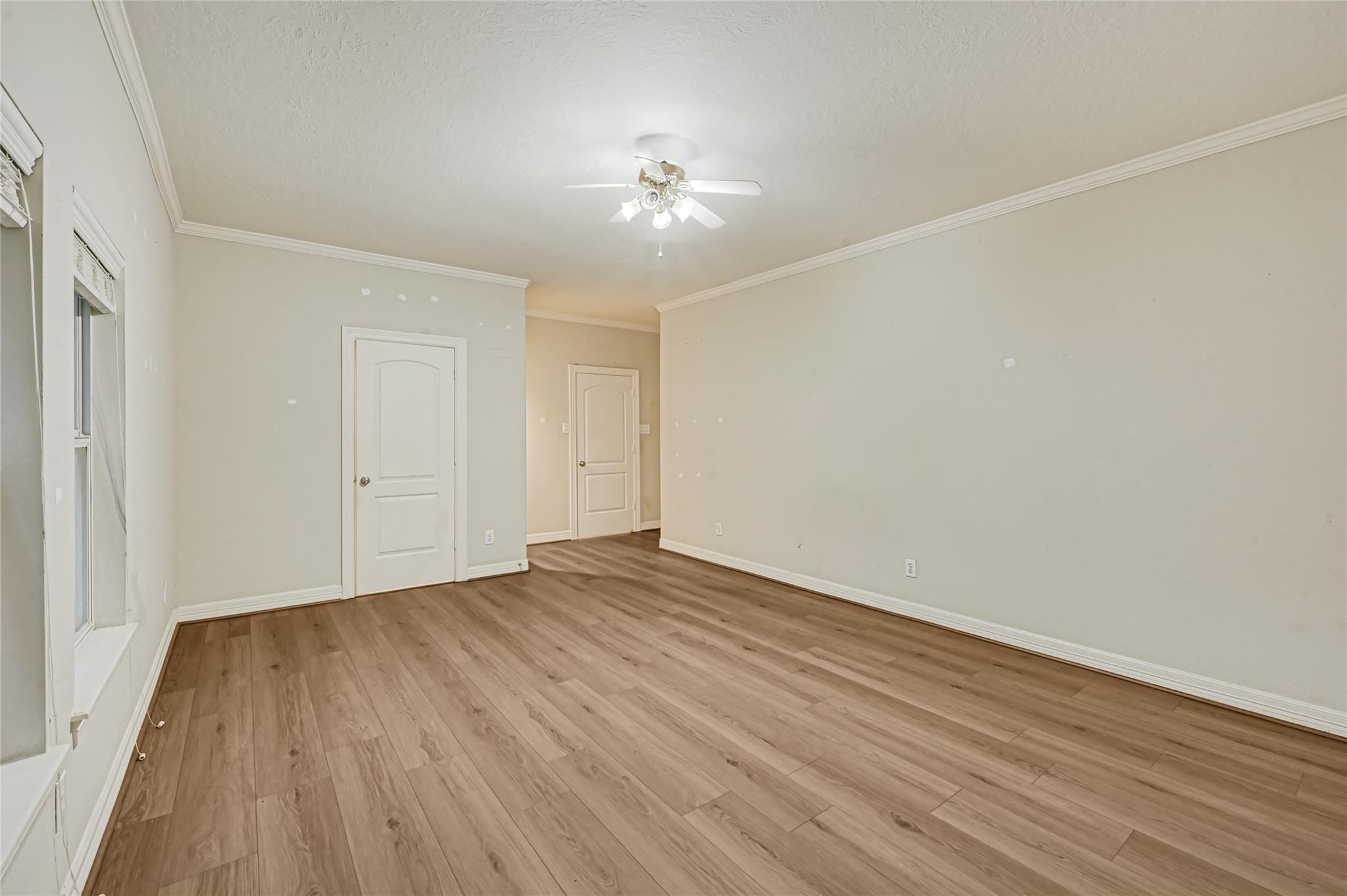 1402 Thompson Street Property Photo 6