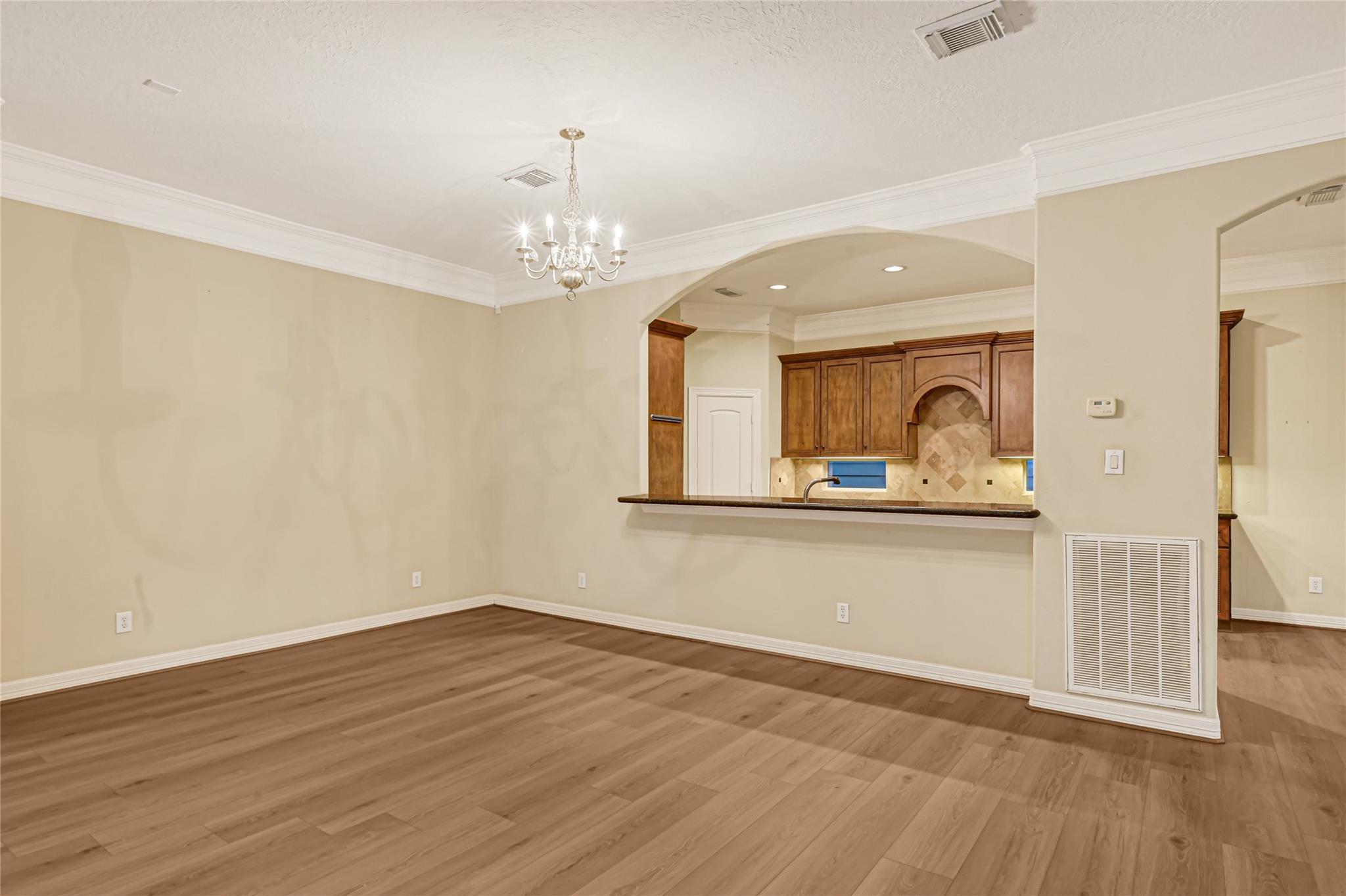1402 Thompson Street Property Photo 11
