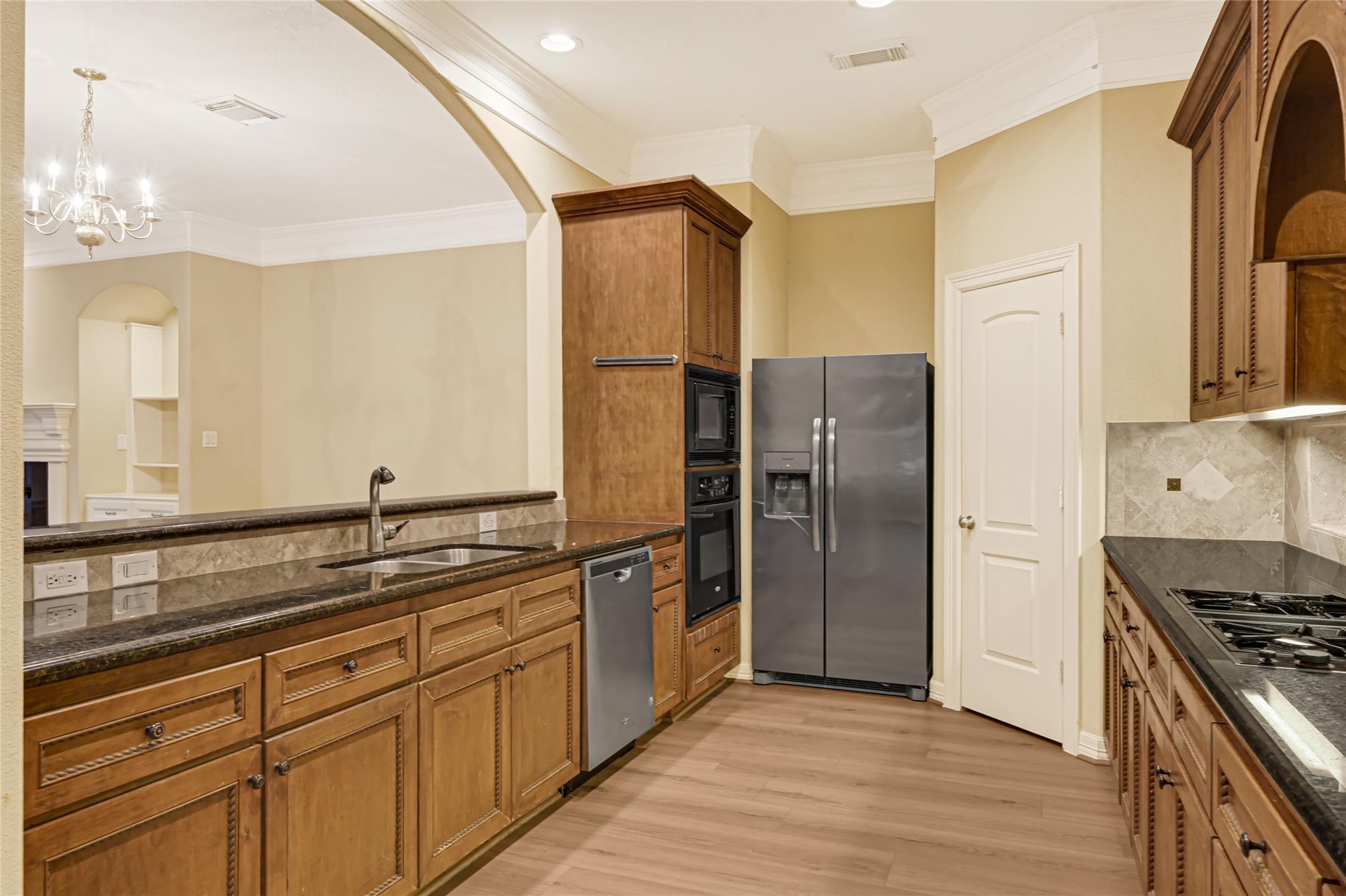 1402 Thompson Street Property Photo 15