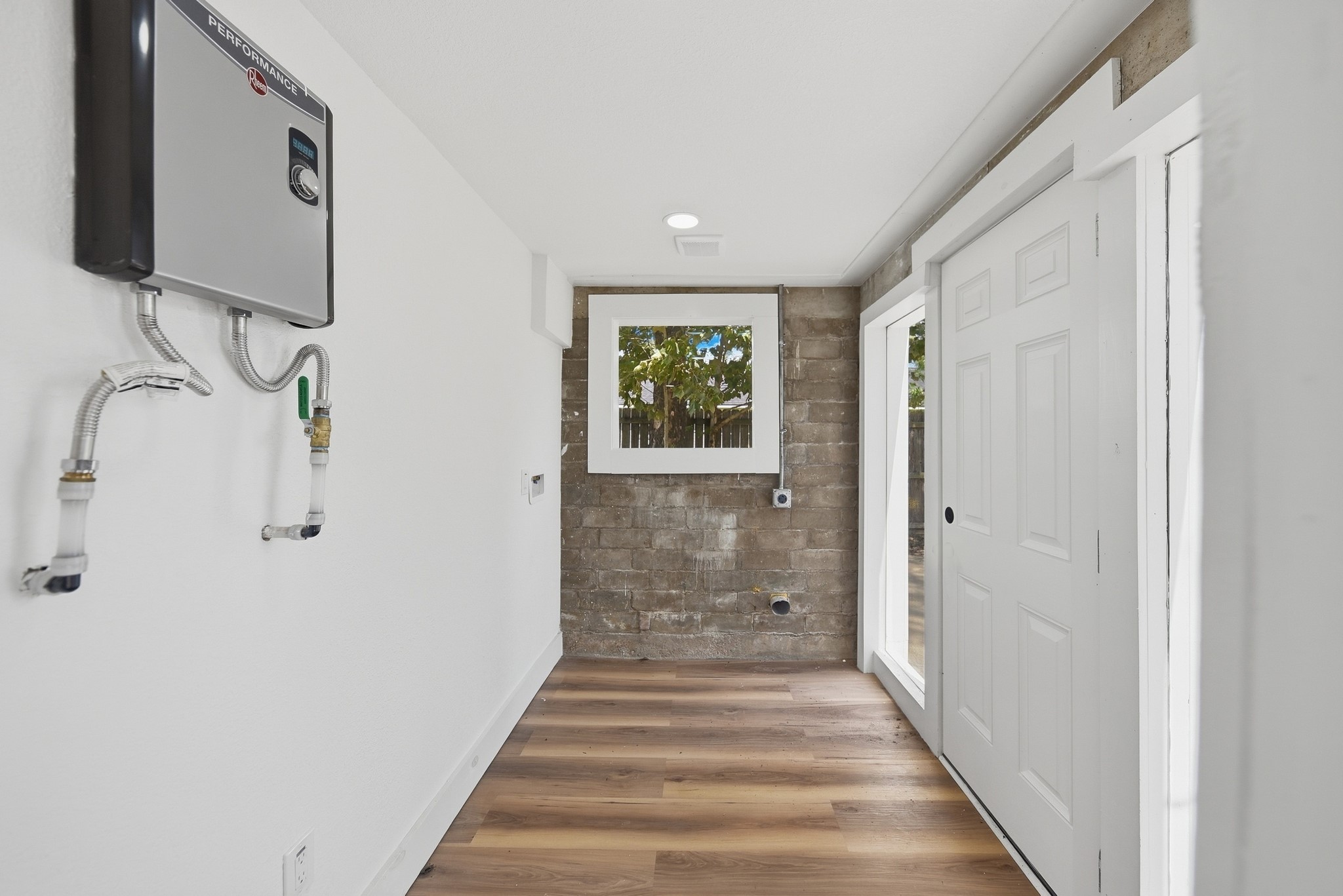 122 N Holland Street Property Photo 21