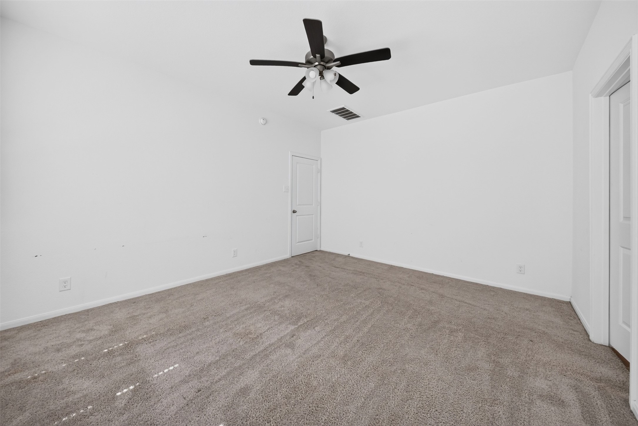 14902 Darbydale Drive Property Photo 8
