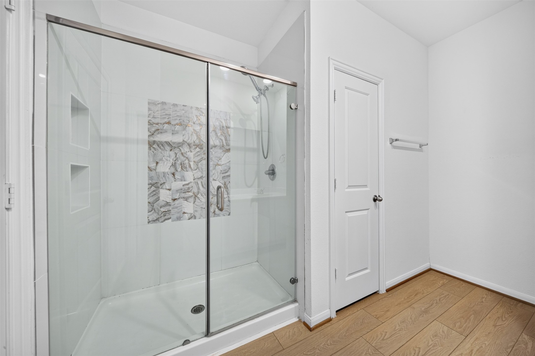 14902 Darbydale Drive Property Photo 9