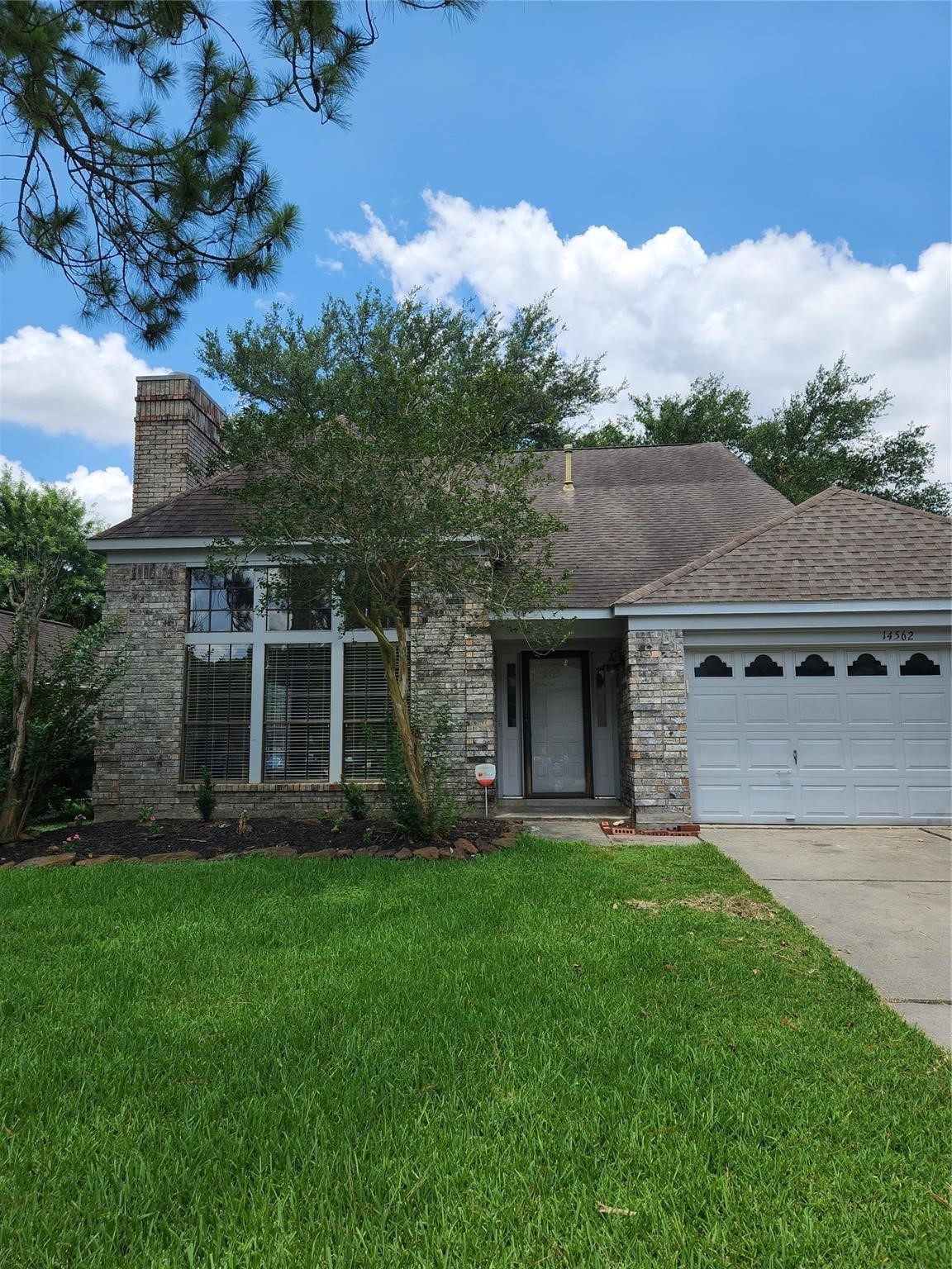 14562 Oak Chase Drive Property Photo 1