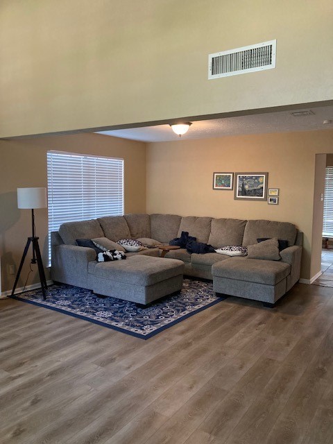 14562 Oak Chase Drive Property Photo 3