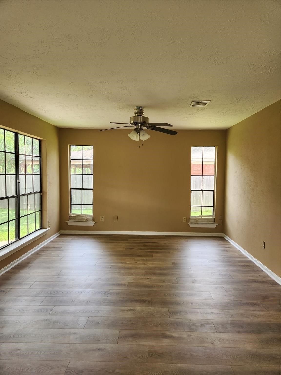 14562 Oak Chase Drive Property Photo 8