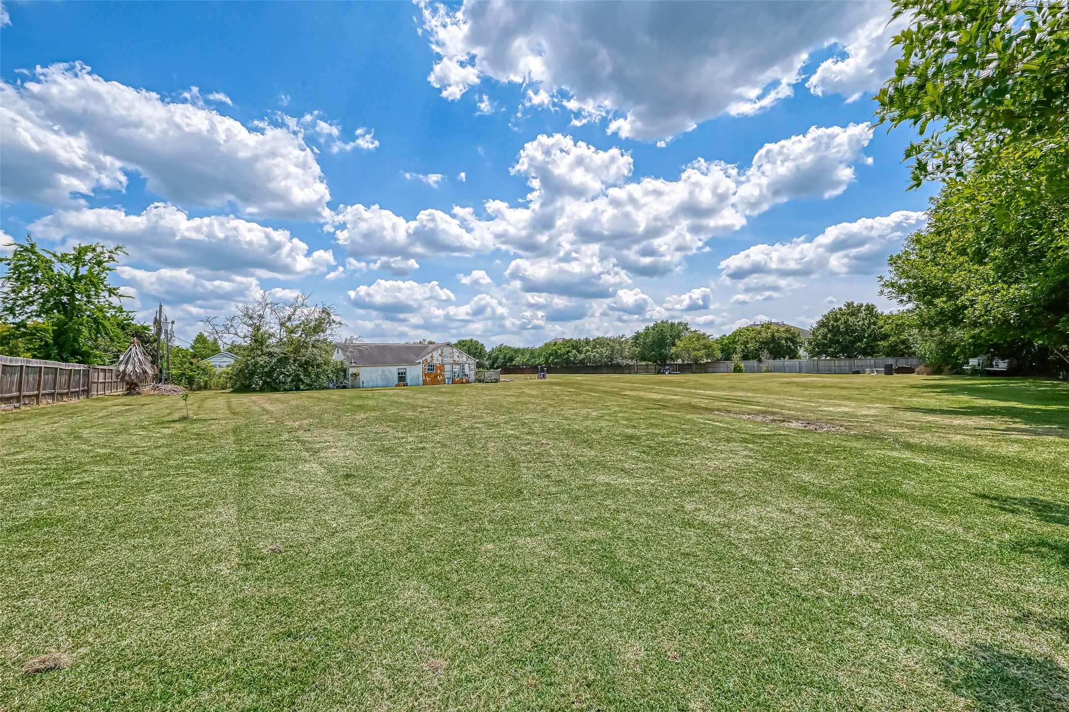 11211 S Dargail Street Property Photo 6