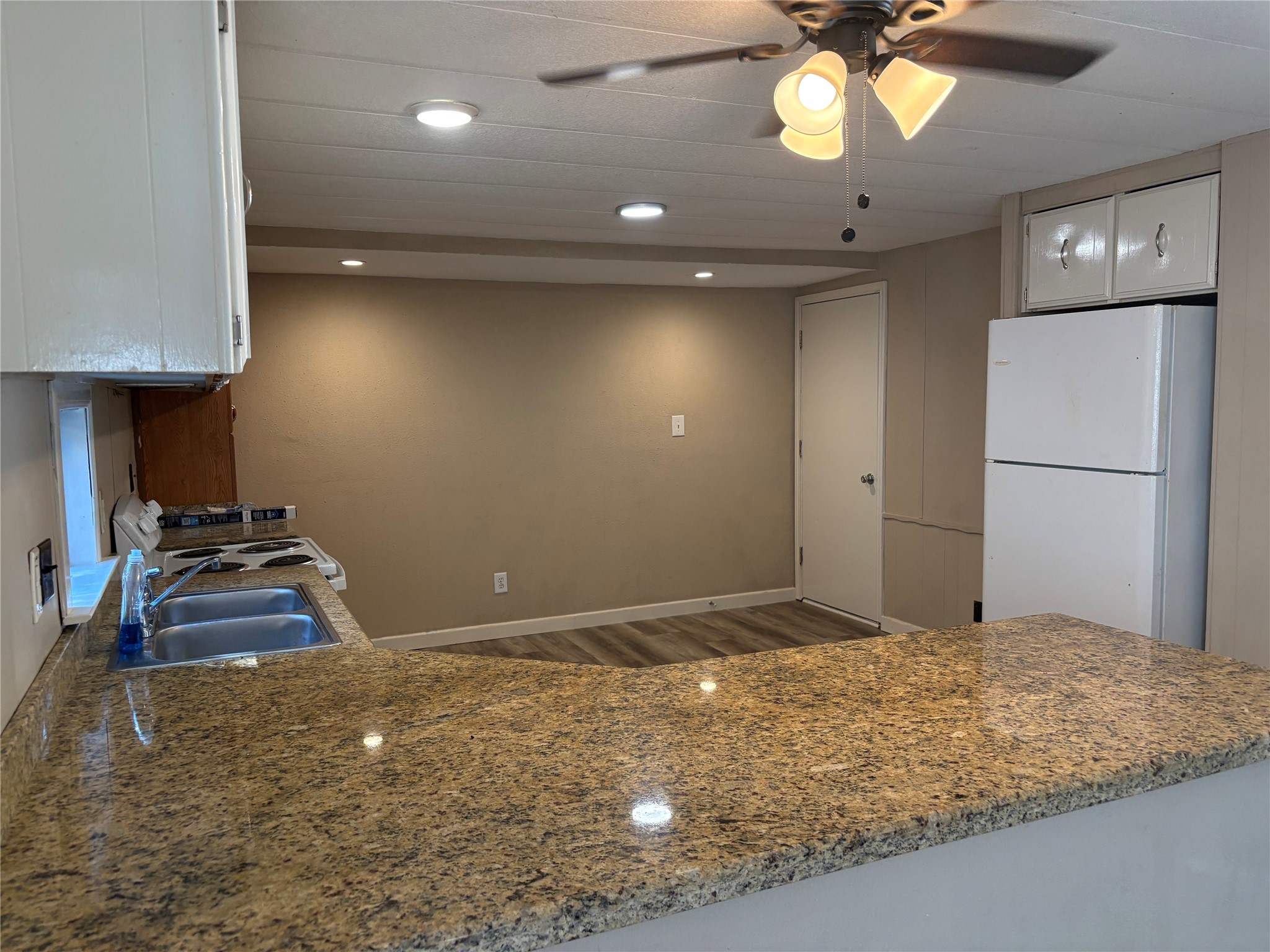 13172 S Lee Shore Drive Property Photo 8