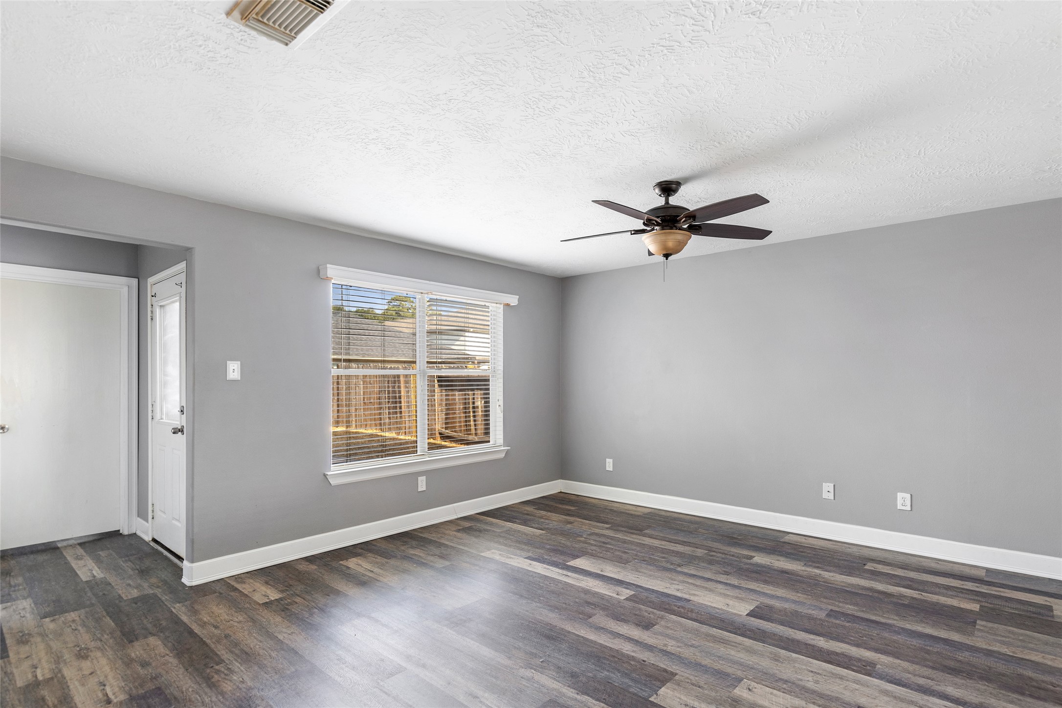 17815 Torregon Lane Property Photo 7