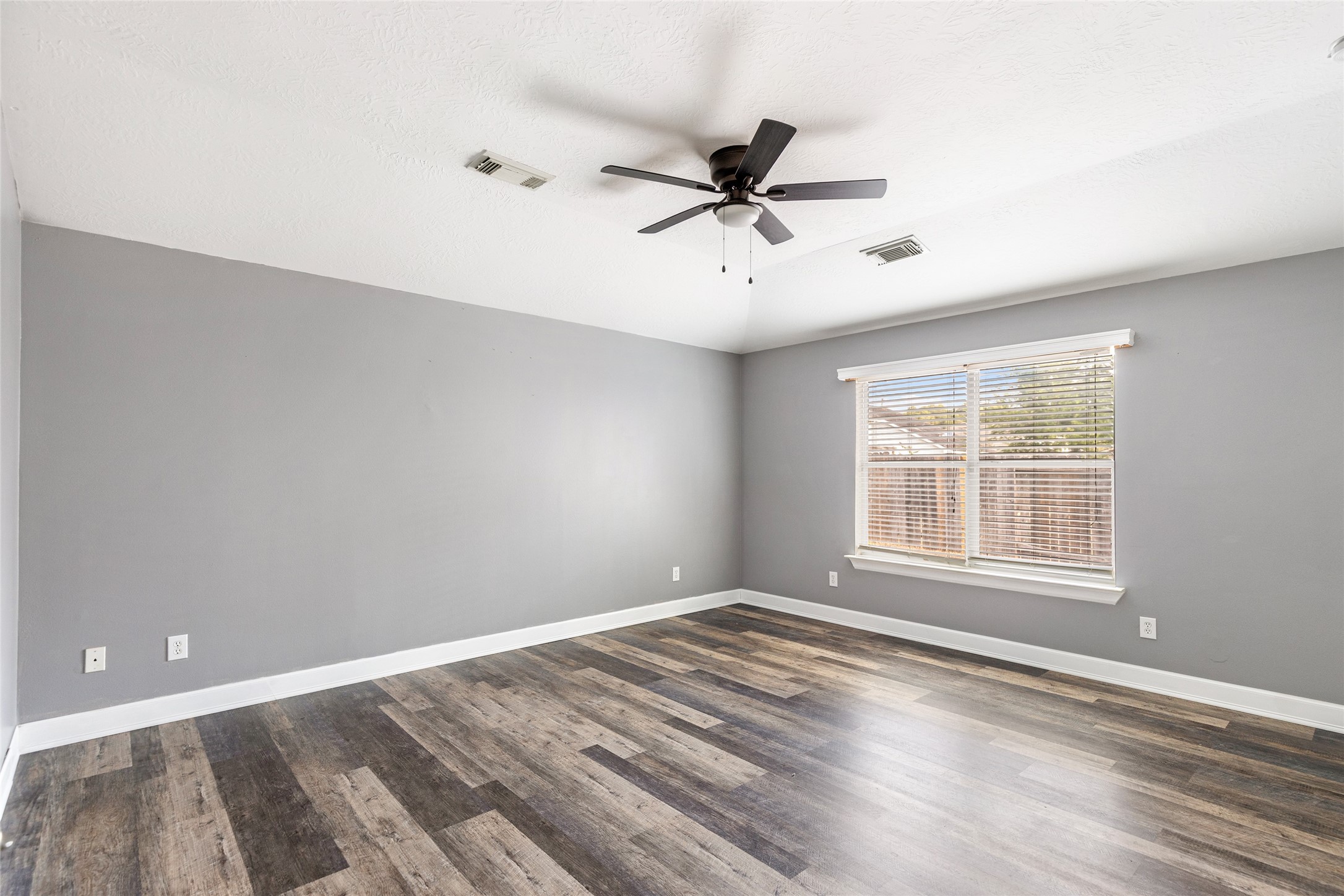 17815 Torregon Lane Property Photo 12