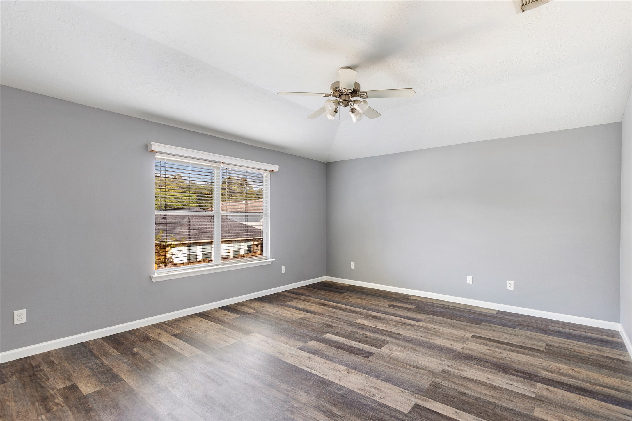 17815 Torregon Lane Property Photo 16