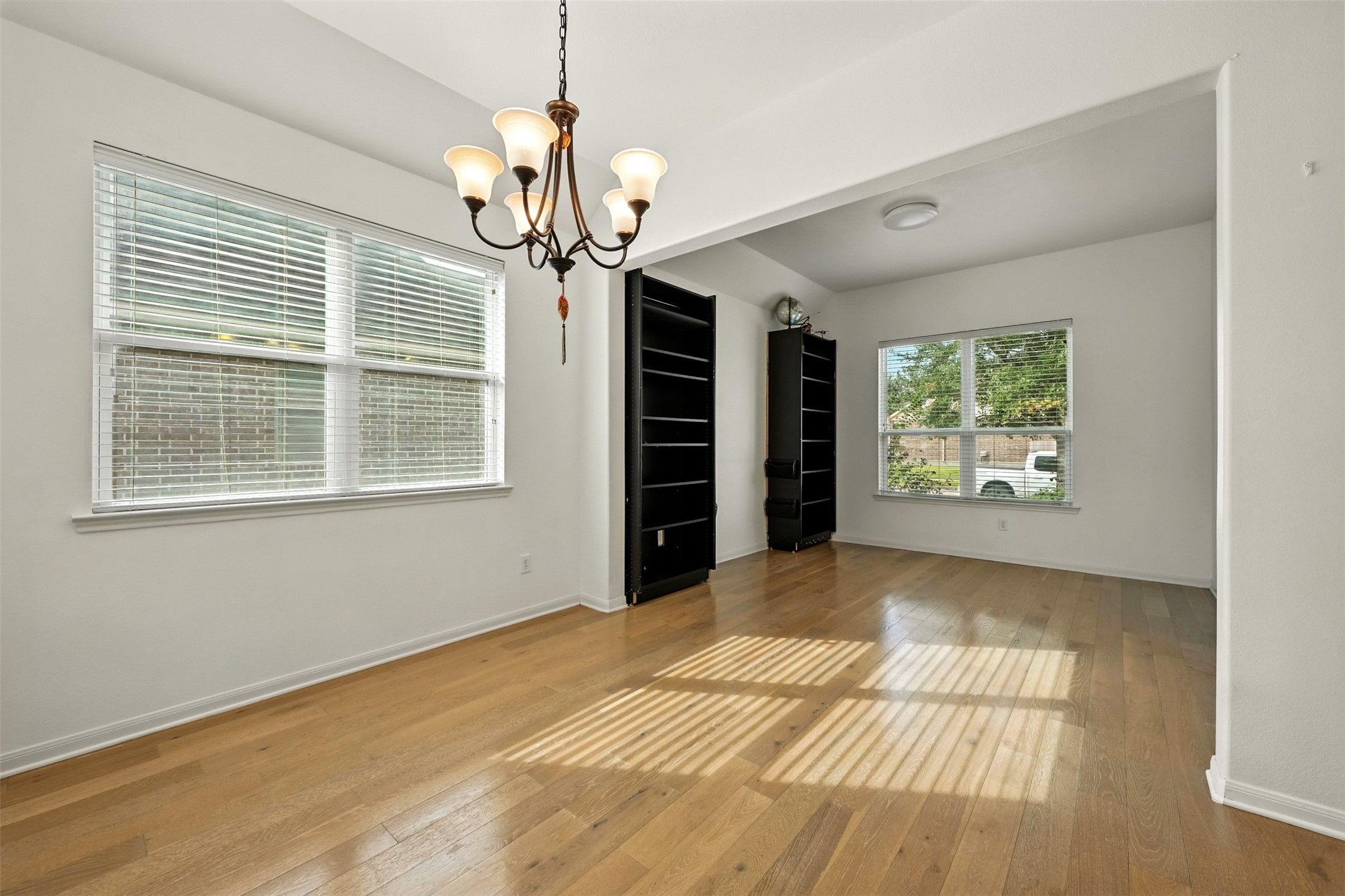 9219 Gilbert Hollow Drive Property Photo 11