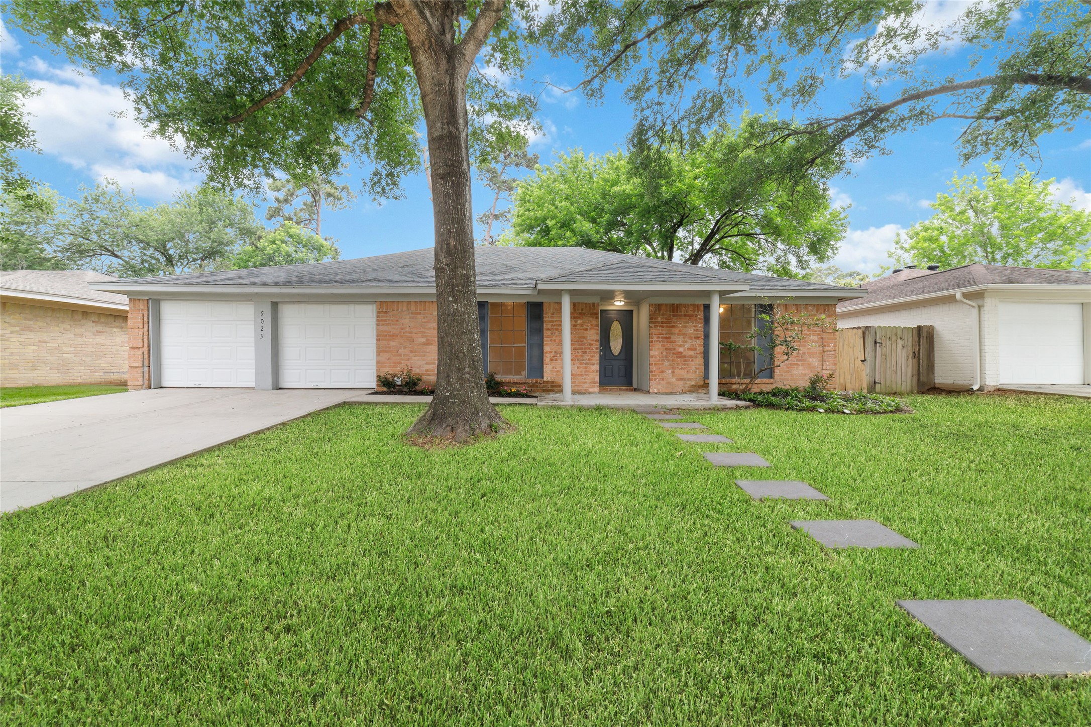 5023 Monteith Drive Property Photo 1