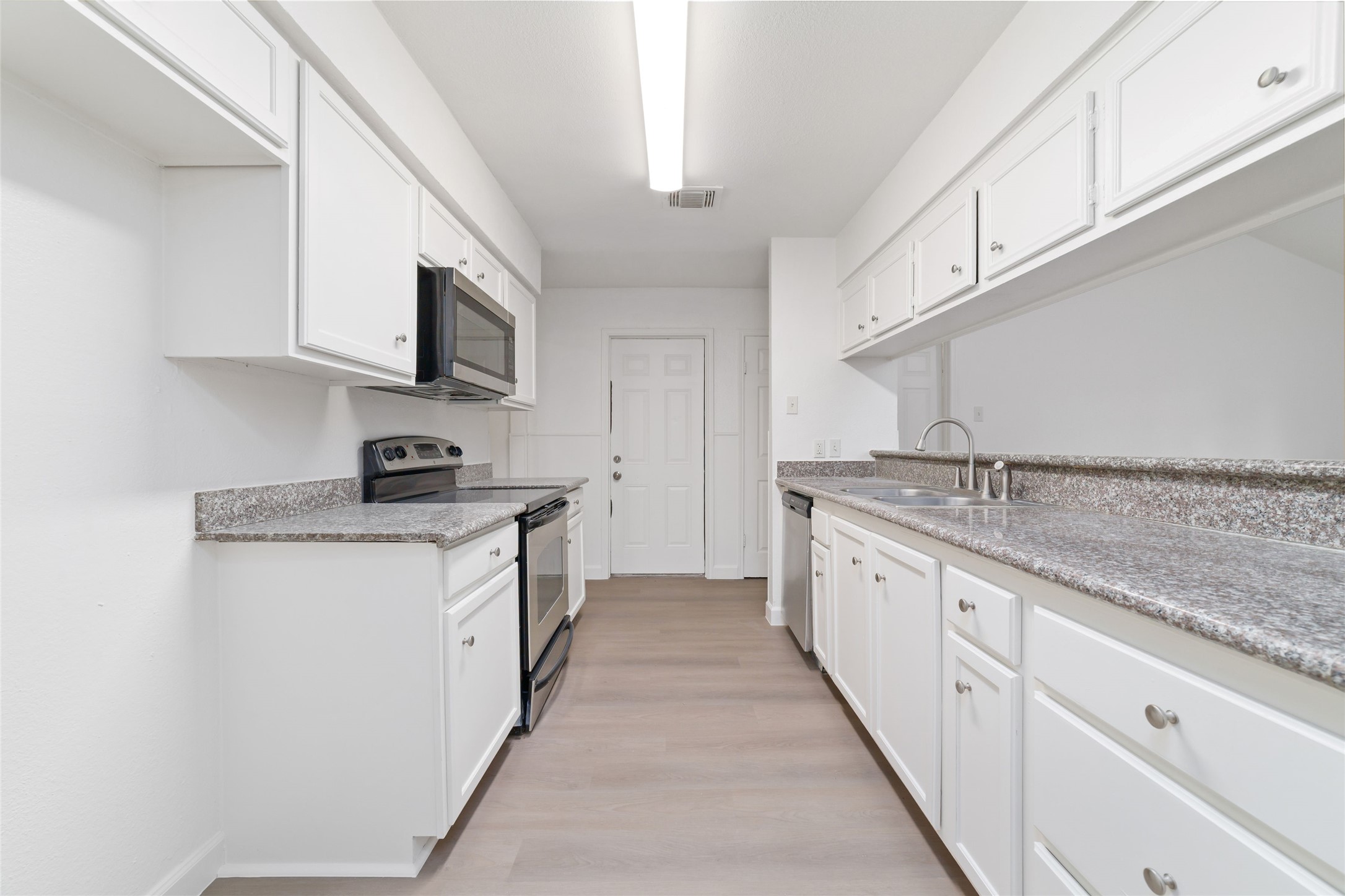 5023 Monteith Drive Property Photo 8