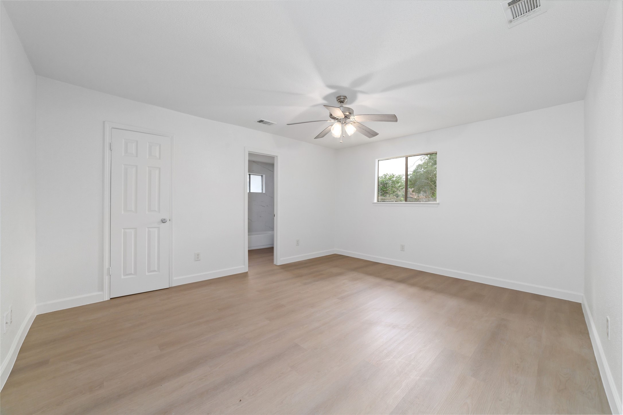 5023 Monteith Drive Property Photo 11