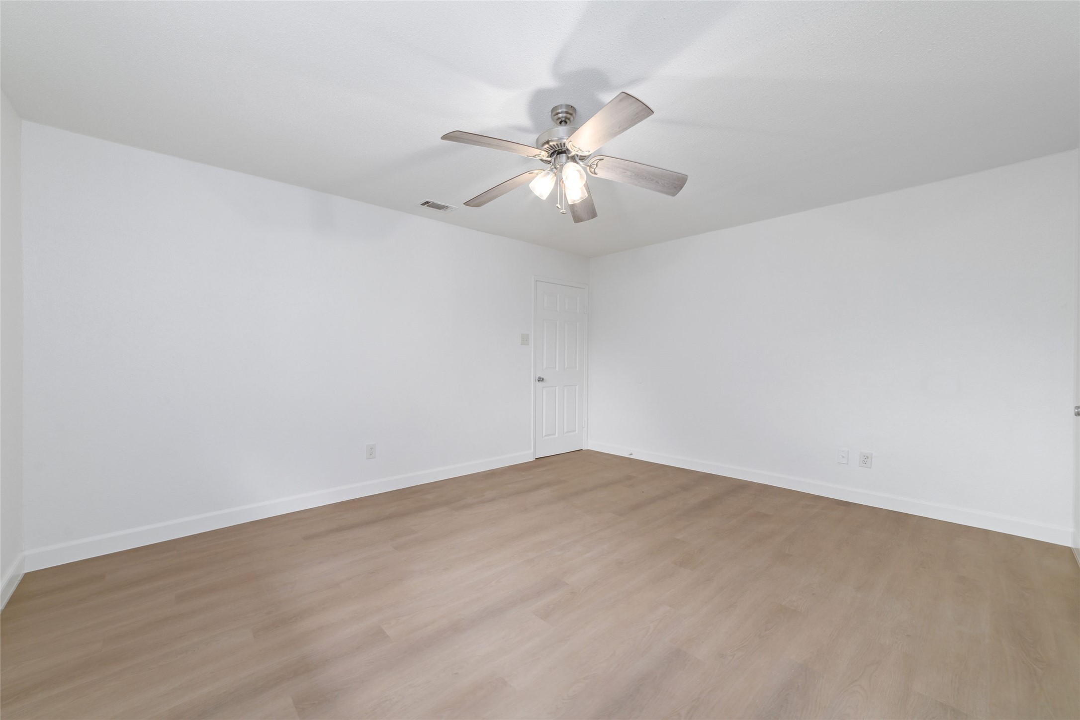 5023 Monteith Drive Property Photo 14