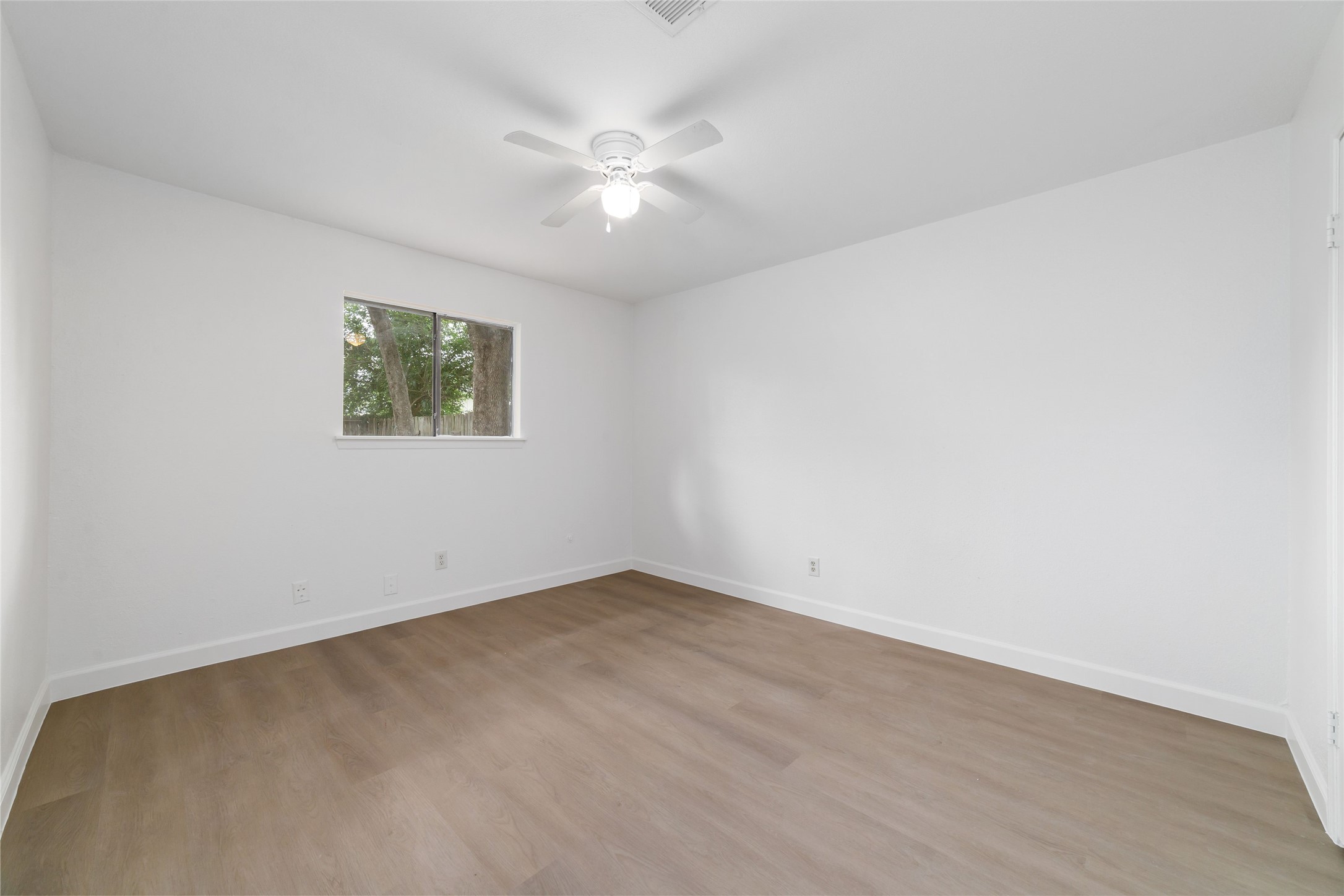 5023 Monteith Drive Property Photo 16