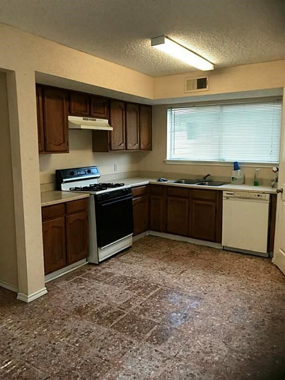 8414 Grand Knolls Drive Property Photo 4