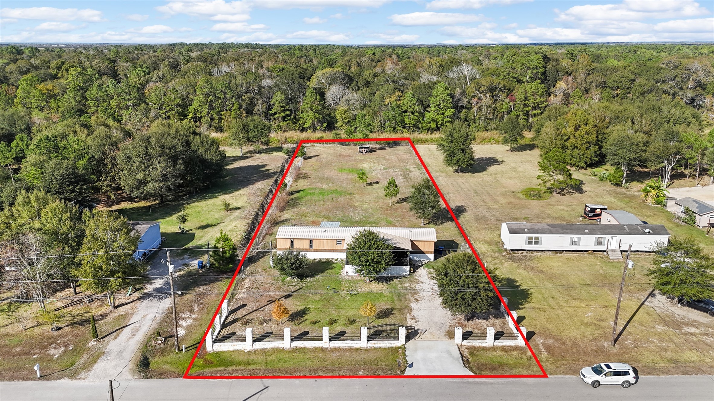 320 County Road 48761 Property Photo